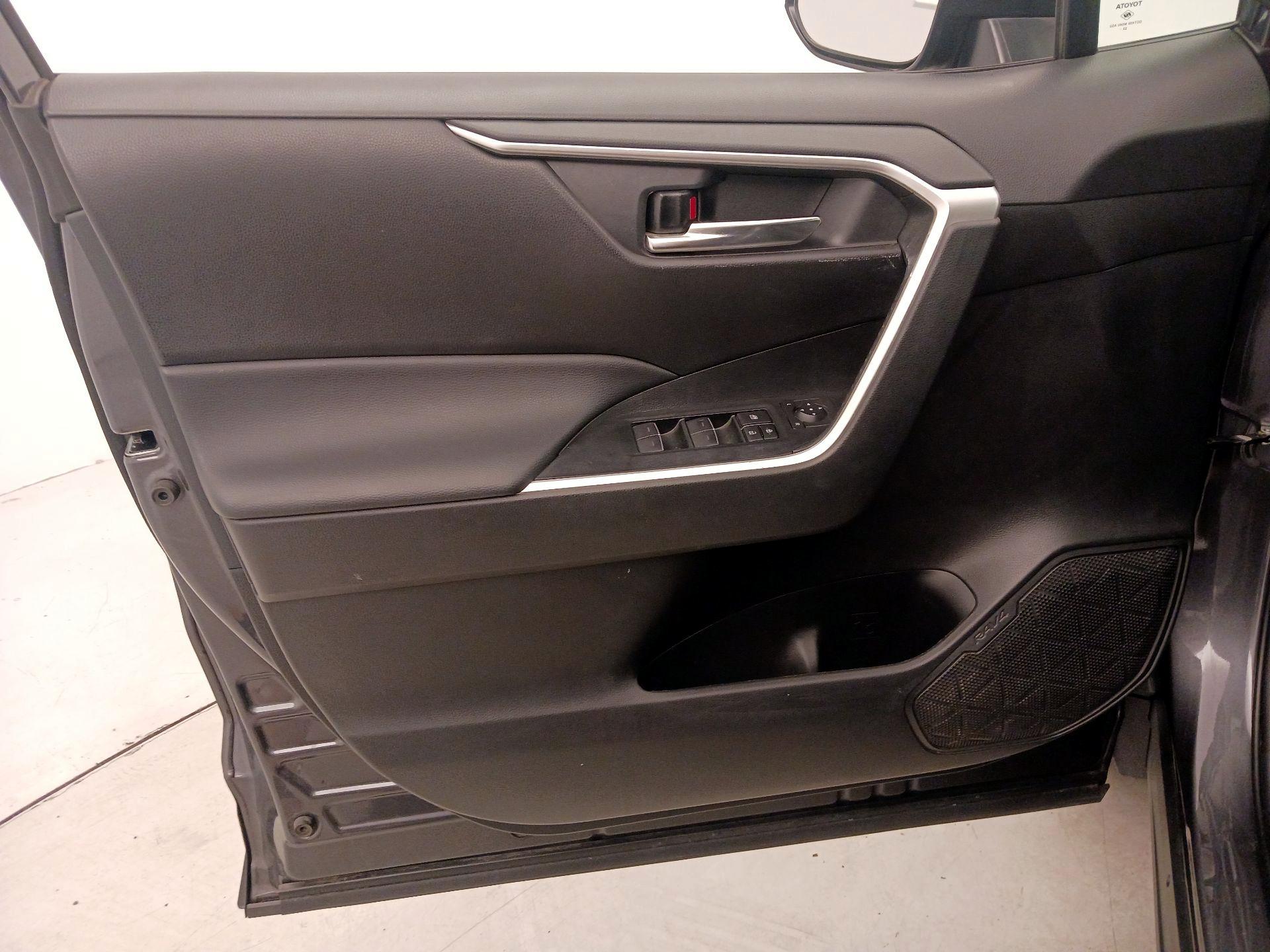 Thumbnail: 2024 Toyota RAV4 - 12