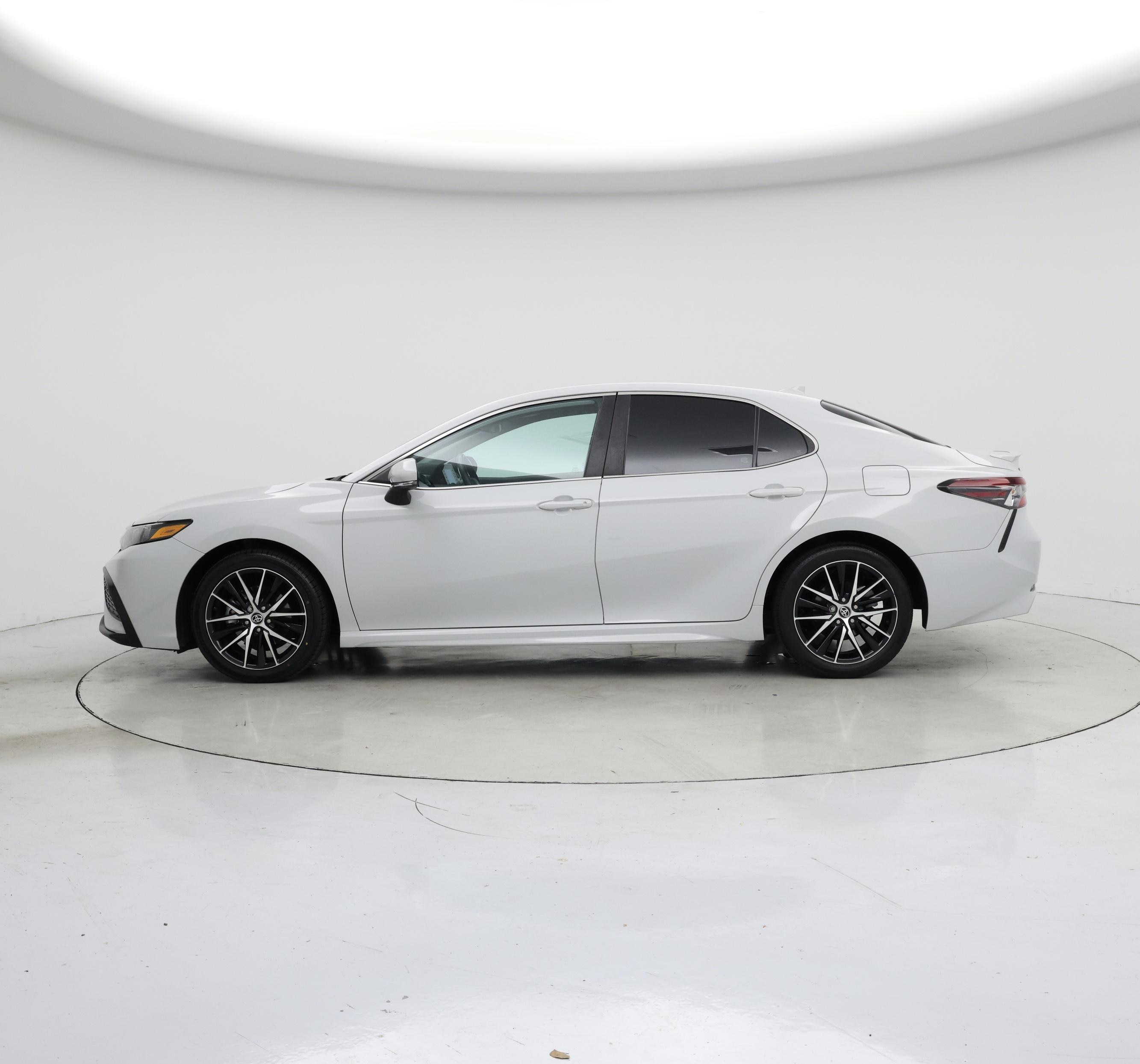 Thumbnail: 2022 Toyota Camry - 3