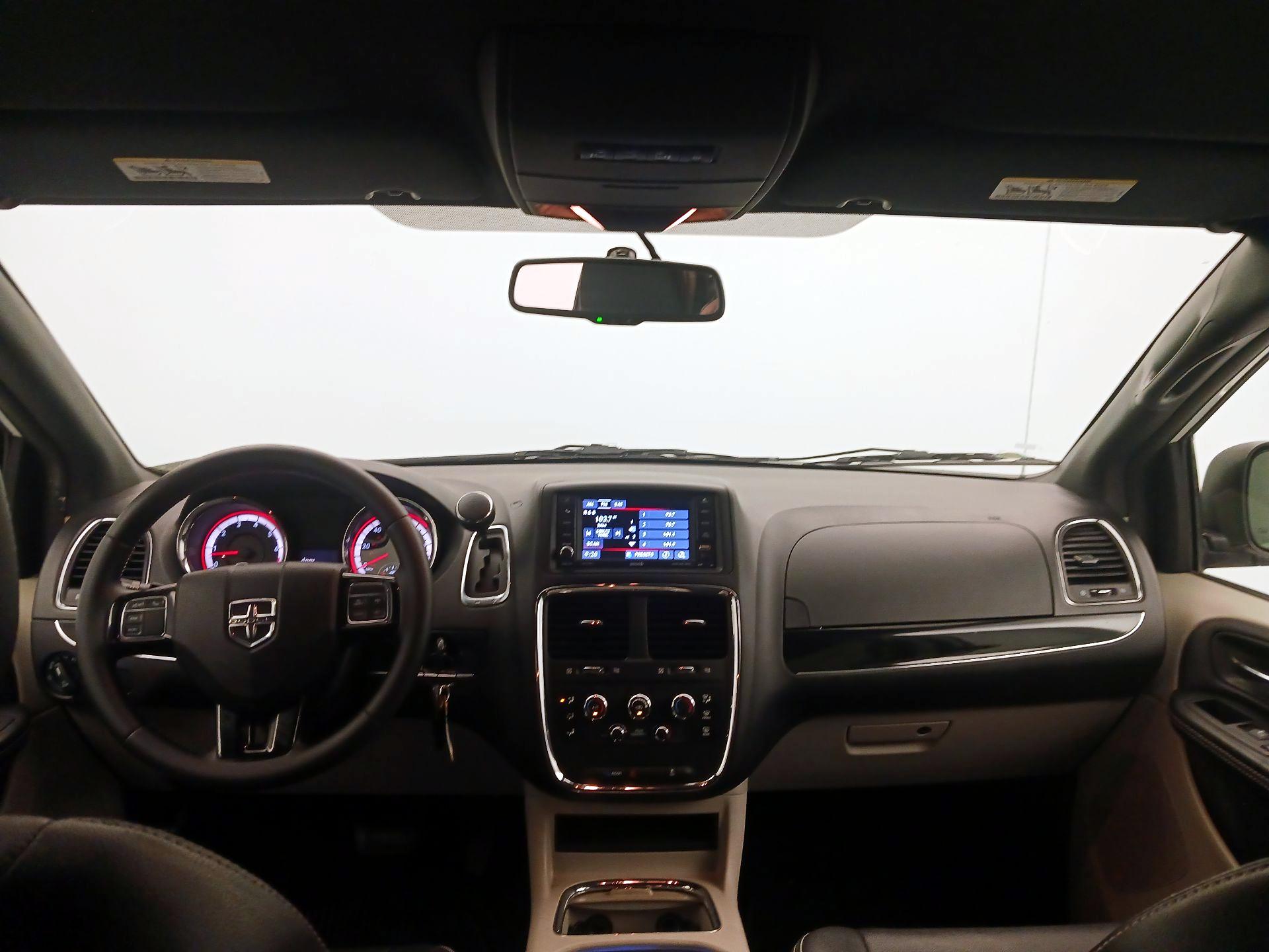 Thumbnail: 2017 Dodge Grand Caravan - 9