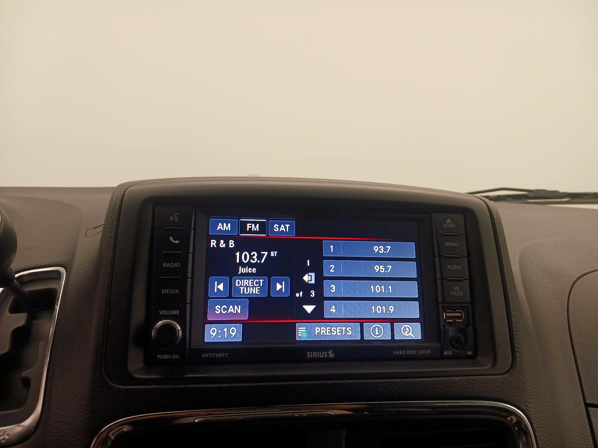 Thumbnail: 2017 Dodge Grand Caravan - 15