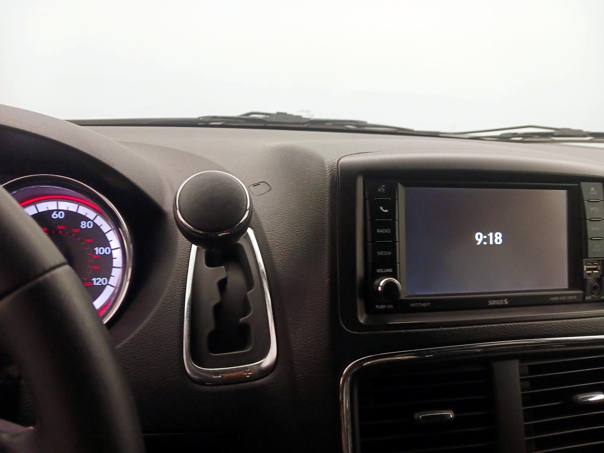 Thumbnail: 2017 Dodge Grand Caravan - 17