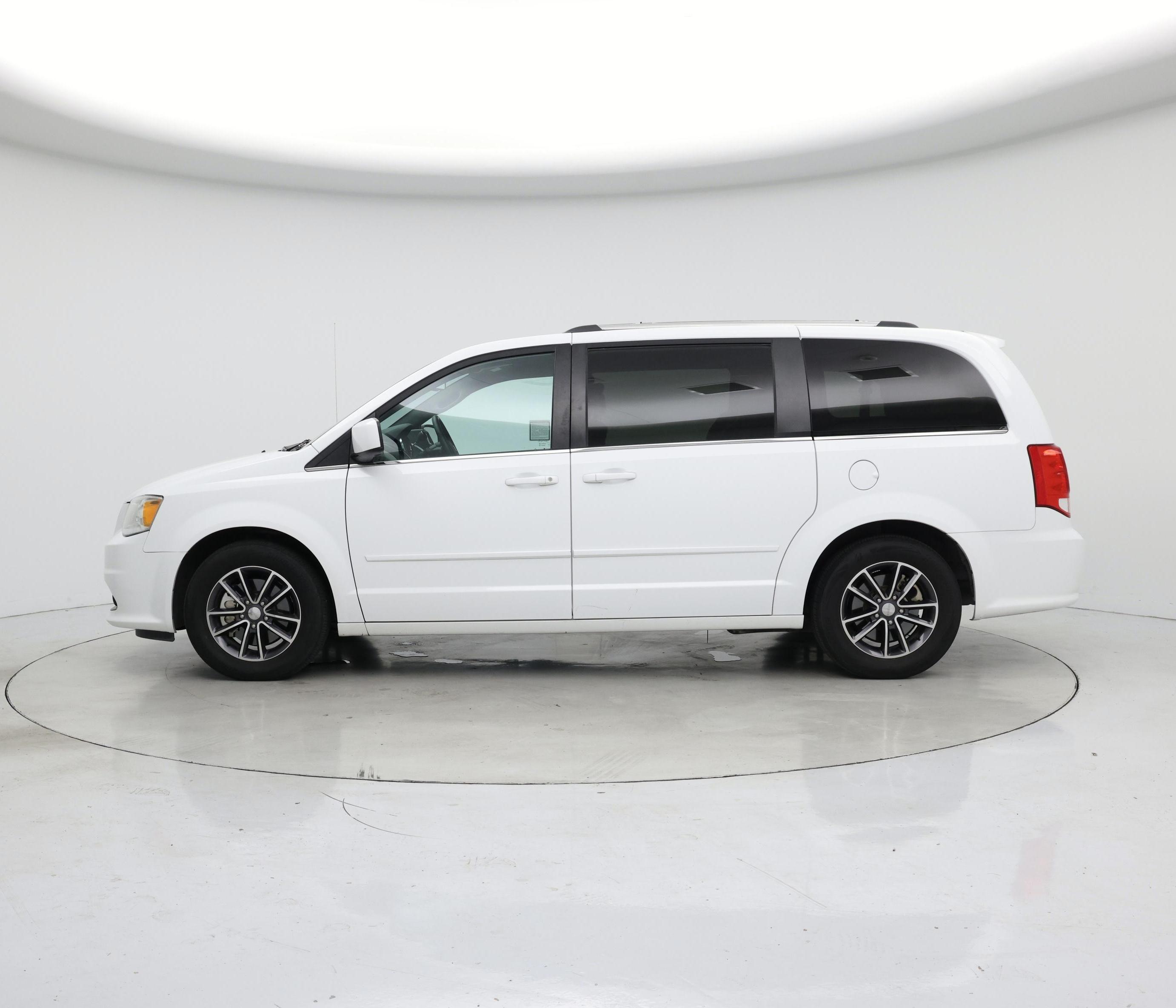 Thumbnail: 2017 Dodge Grand Caravan - 3