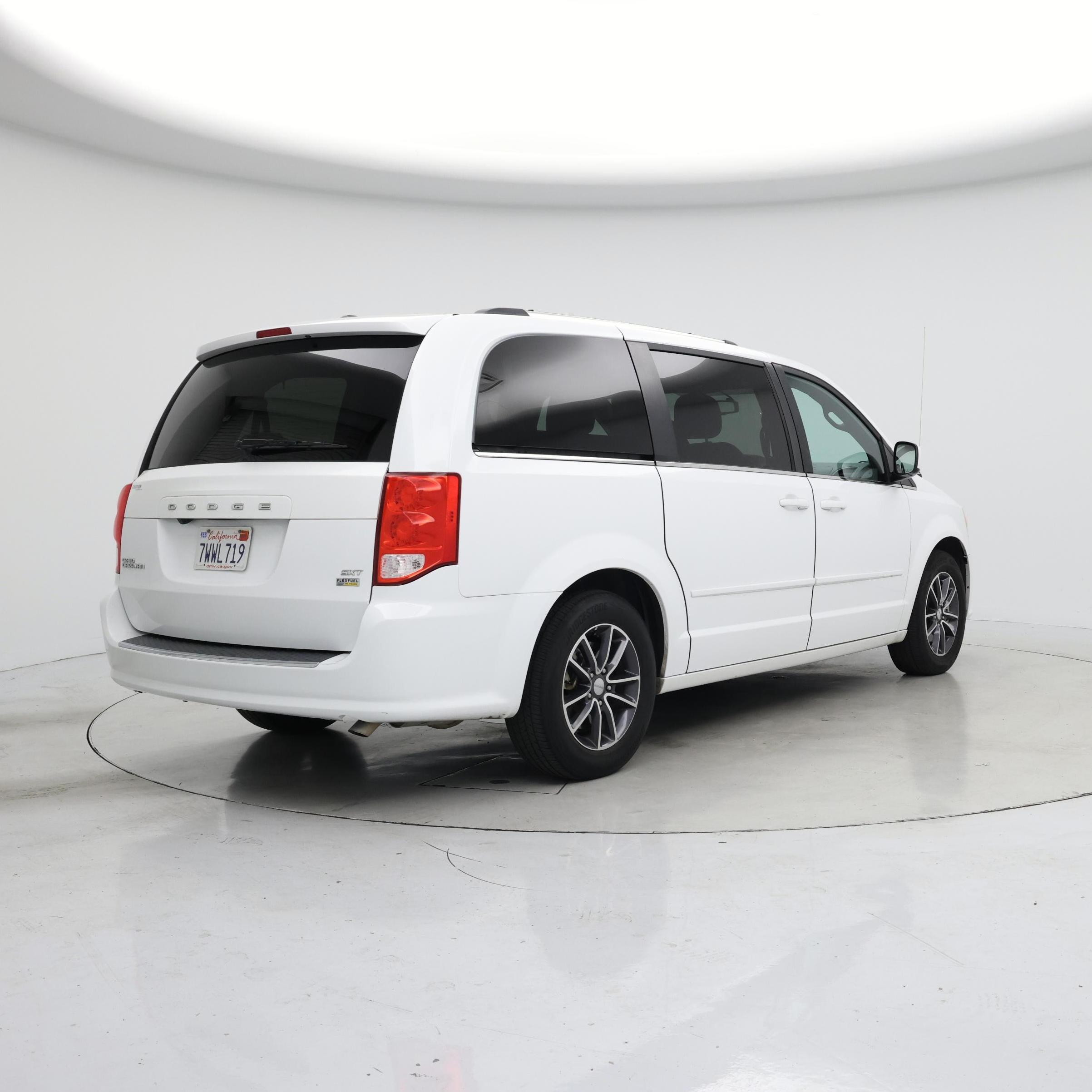 Thumbnail: 2017 Dodge Grand Caravan - 8