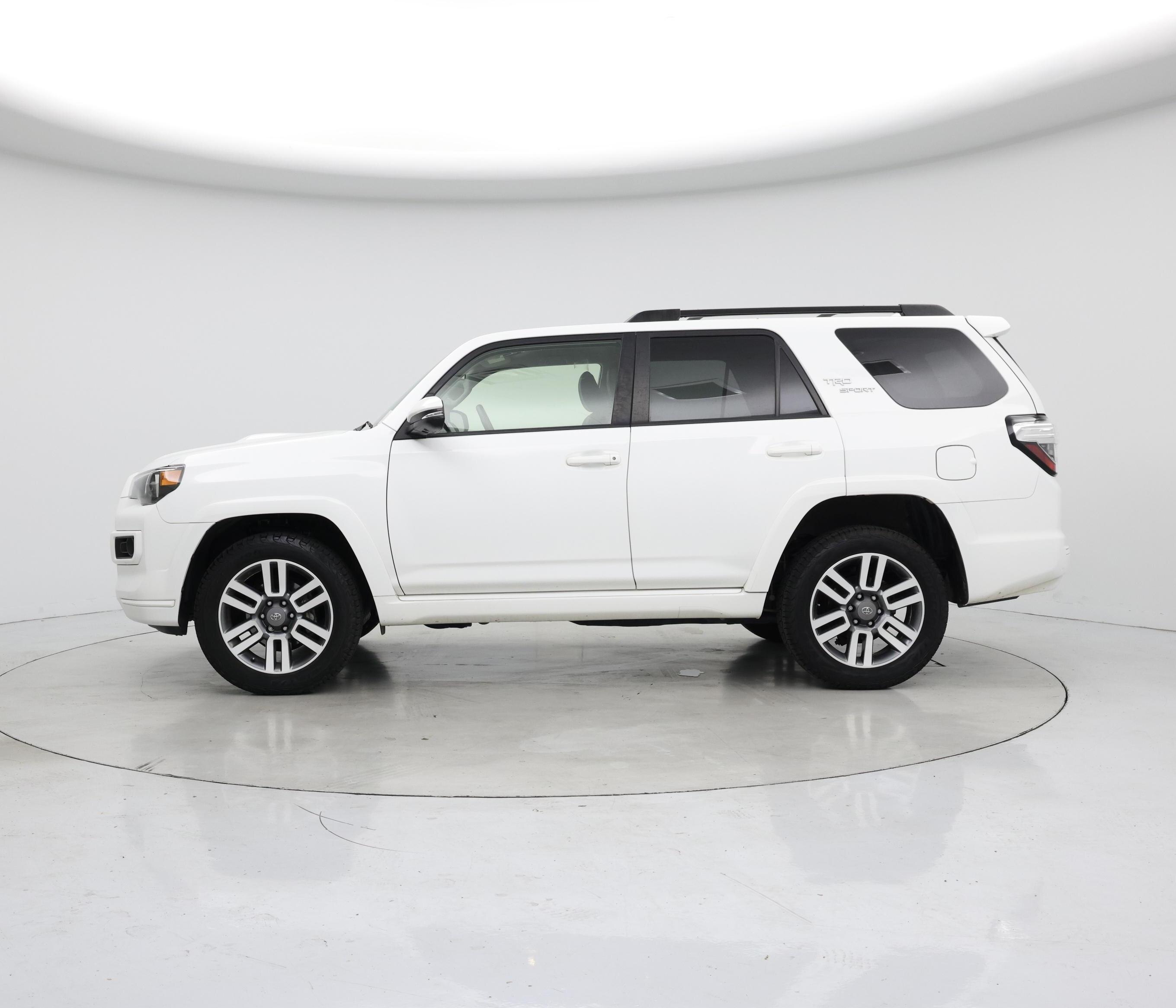 Thumbnail: 2022 Toyota 4Runner - 3