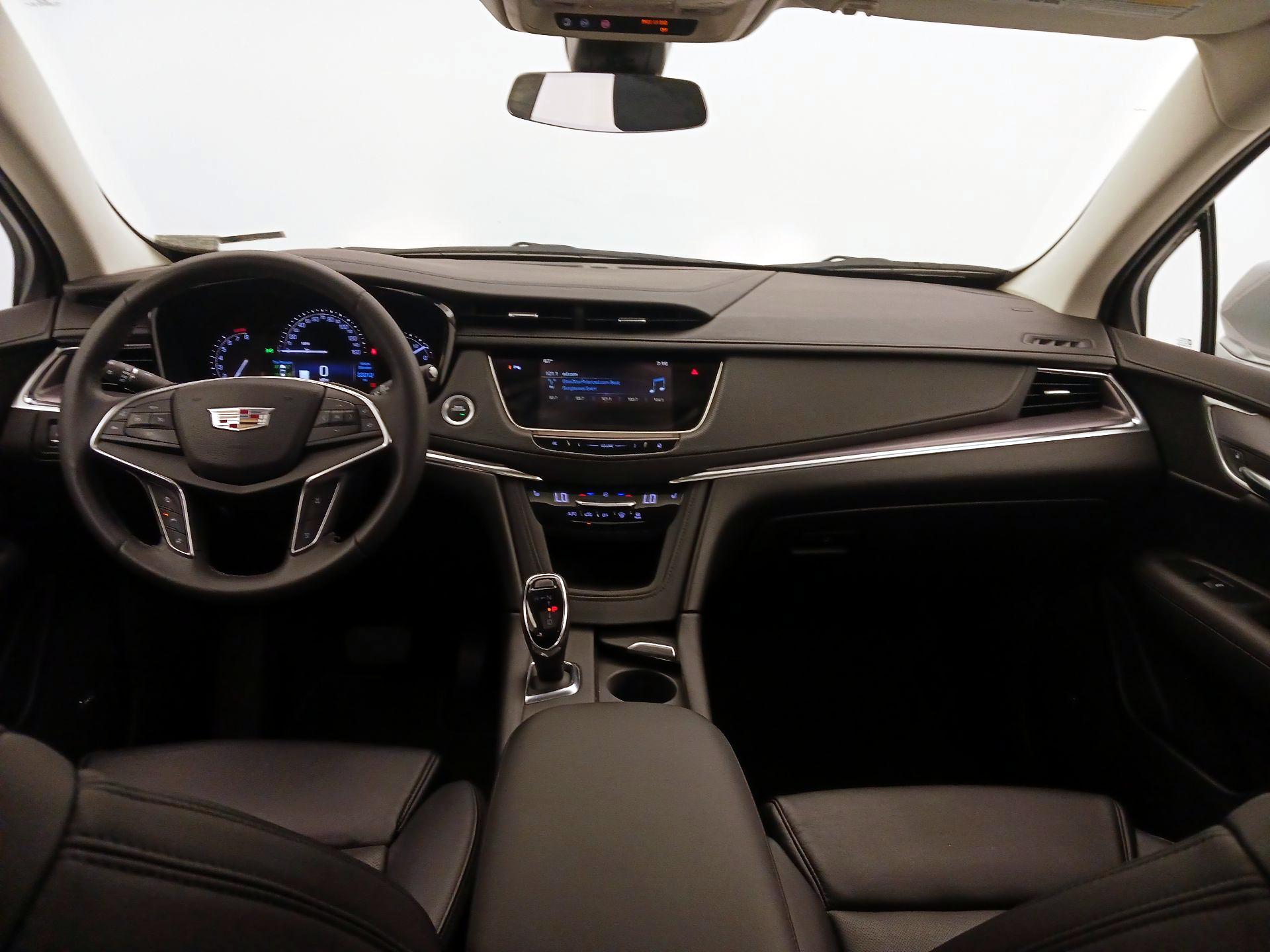 Thumbnail: 2017 Cadillac XT5 - 9