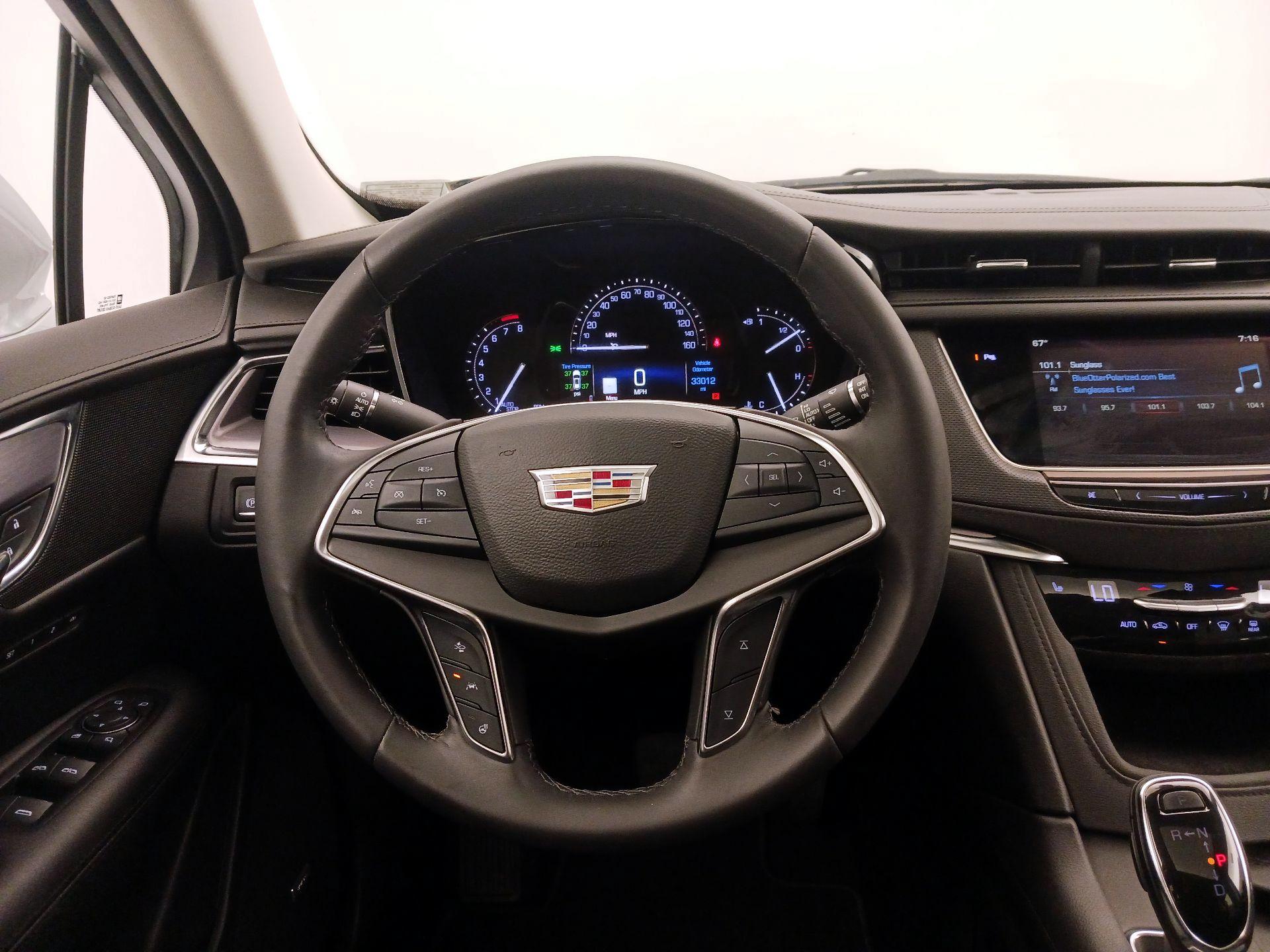 Thumbnail: 2017 Cadillac XT5 - 10