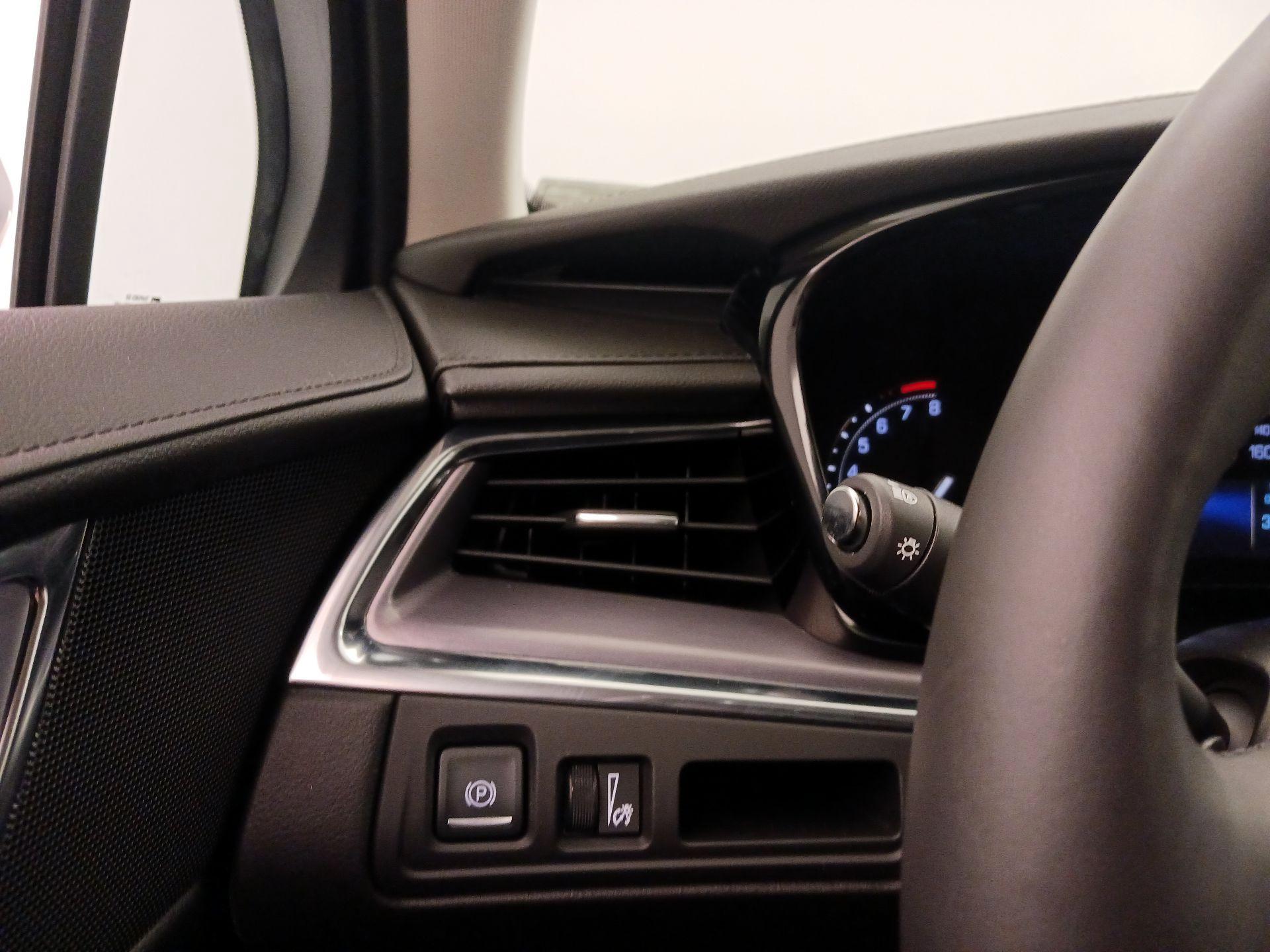 Thumbnail: 2017 Cadillac XT5 - 13