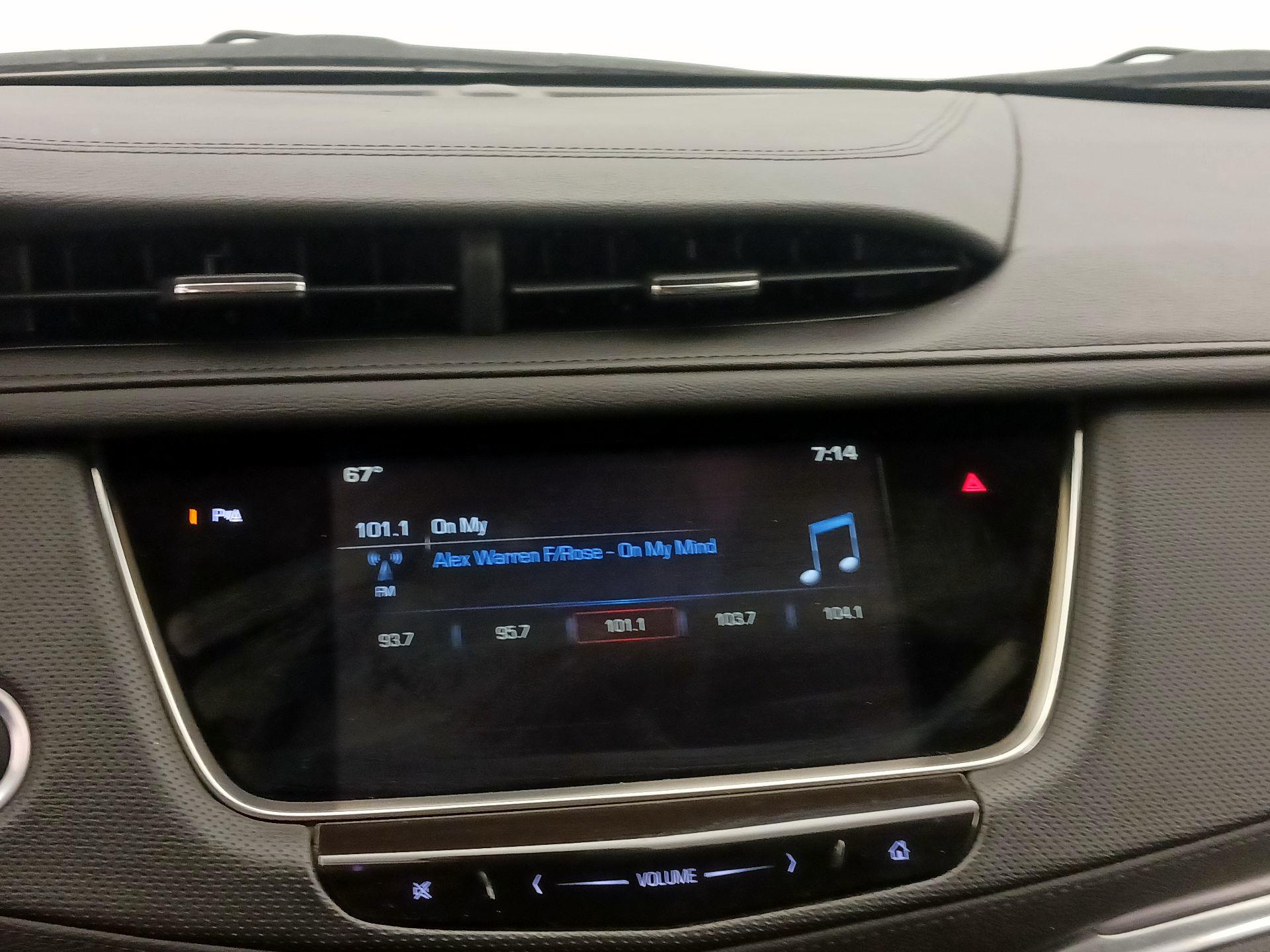 Thumbnail: 2017 Cadillac XT5 - 15