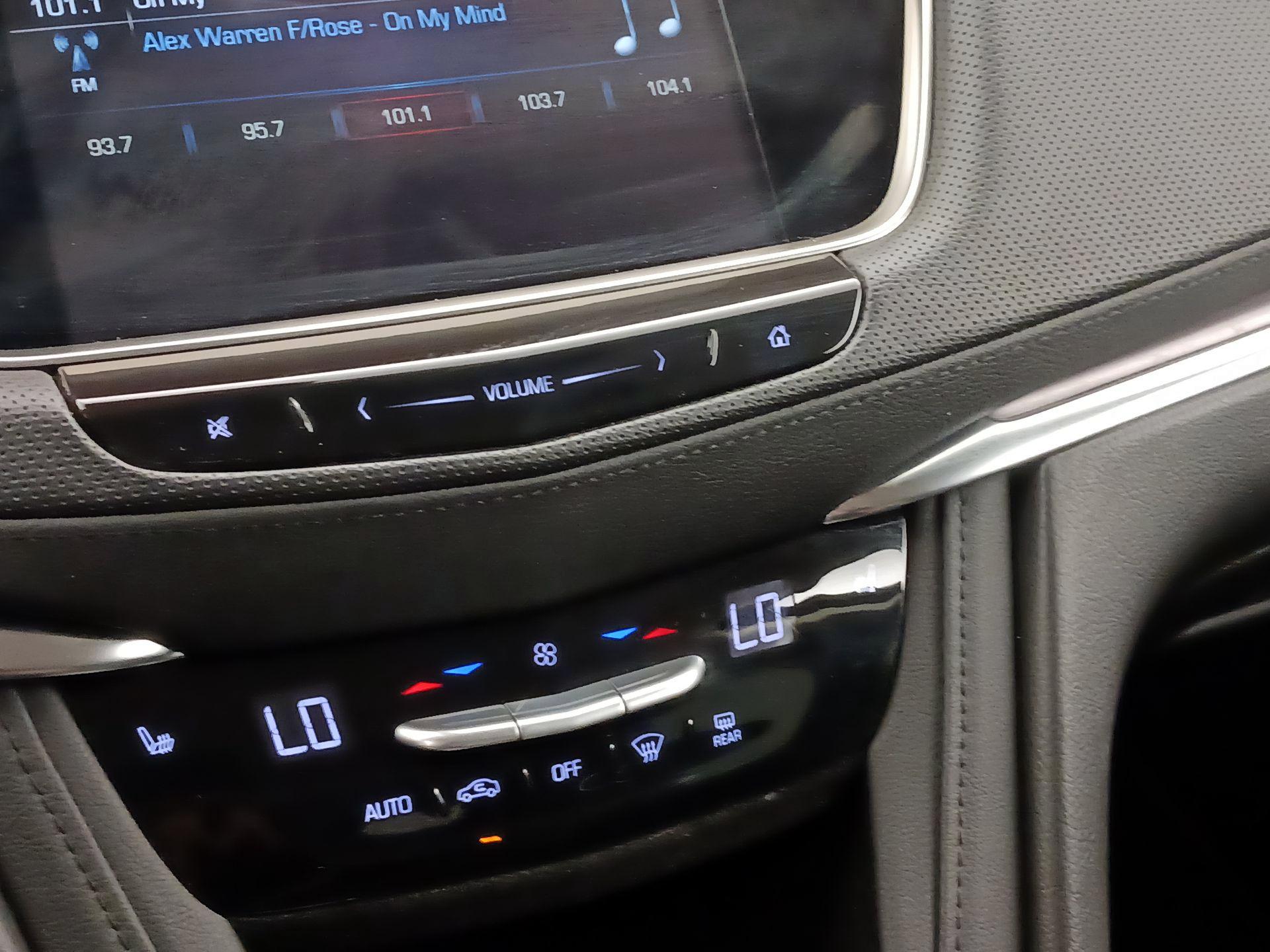 Thumbnail: 2017 Cadillac XT5 - 16