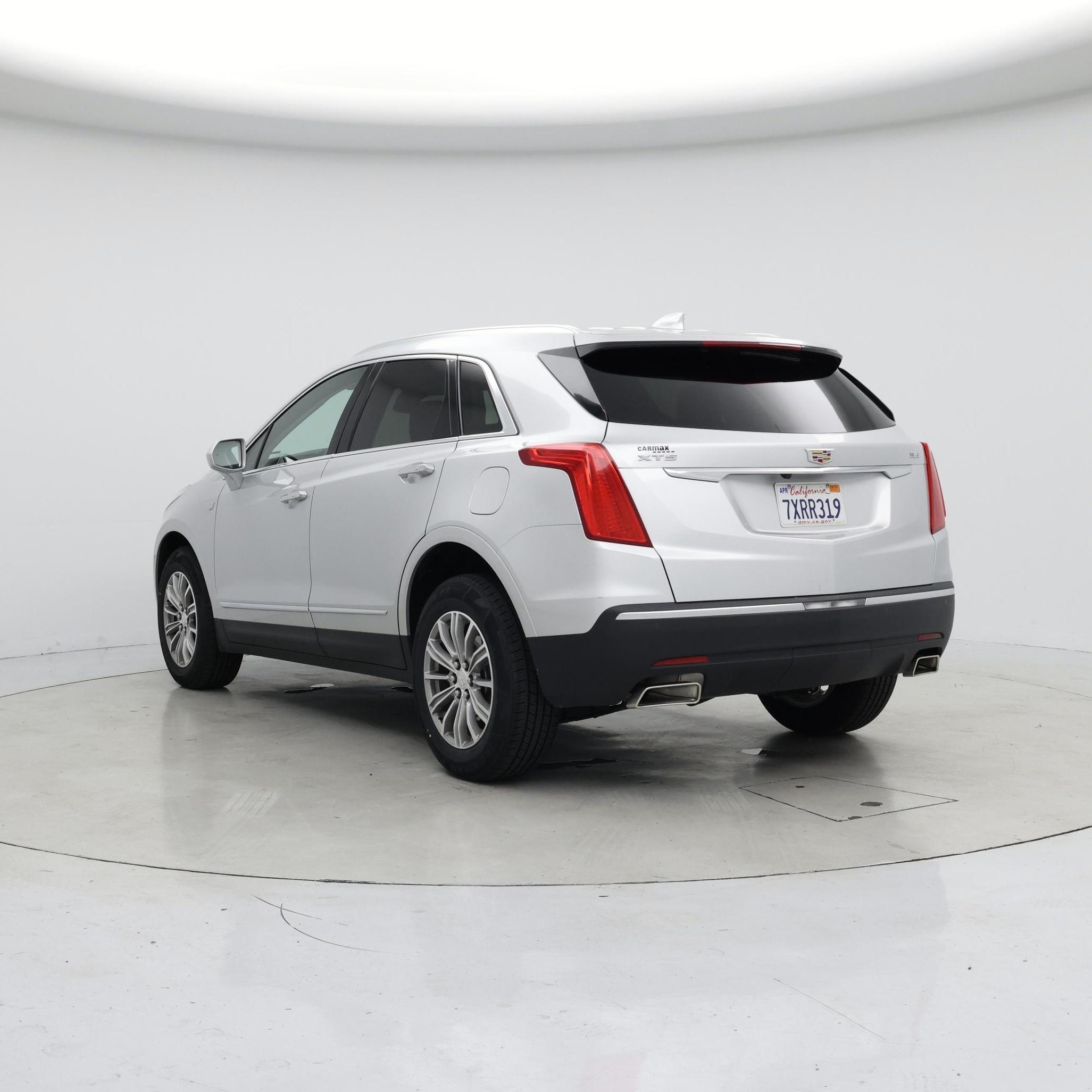 Thumbnail: 2017 Cadillac XT5 - 2