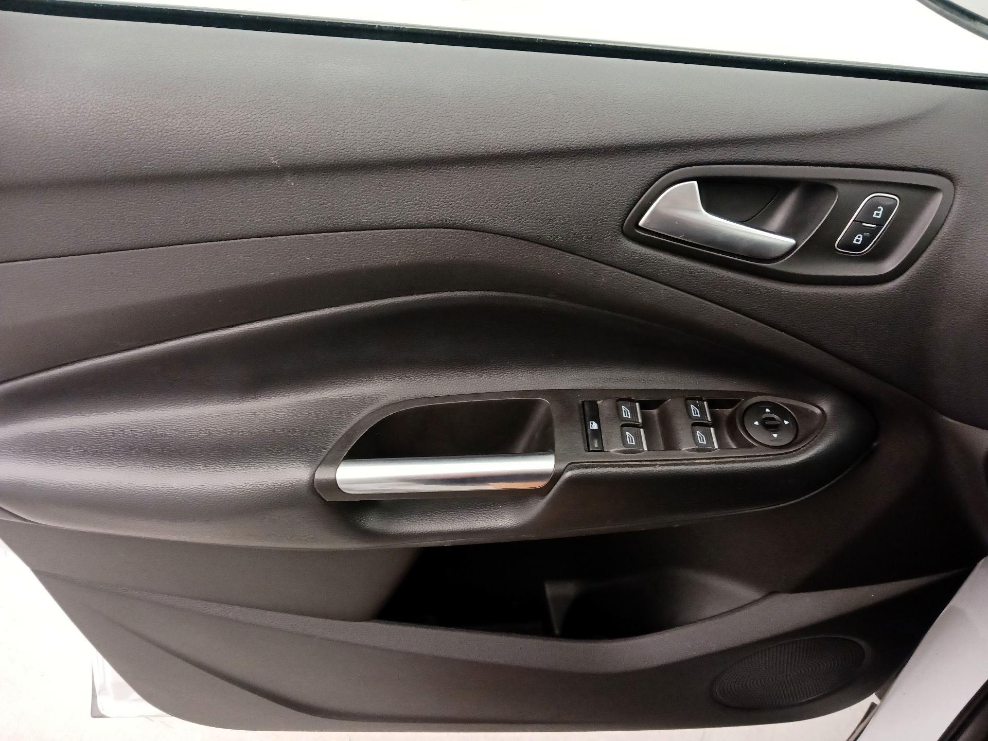 Thumbnail: 2019 Ford Escape - 12