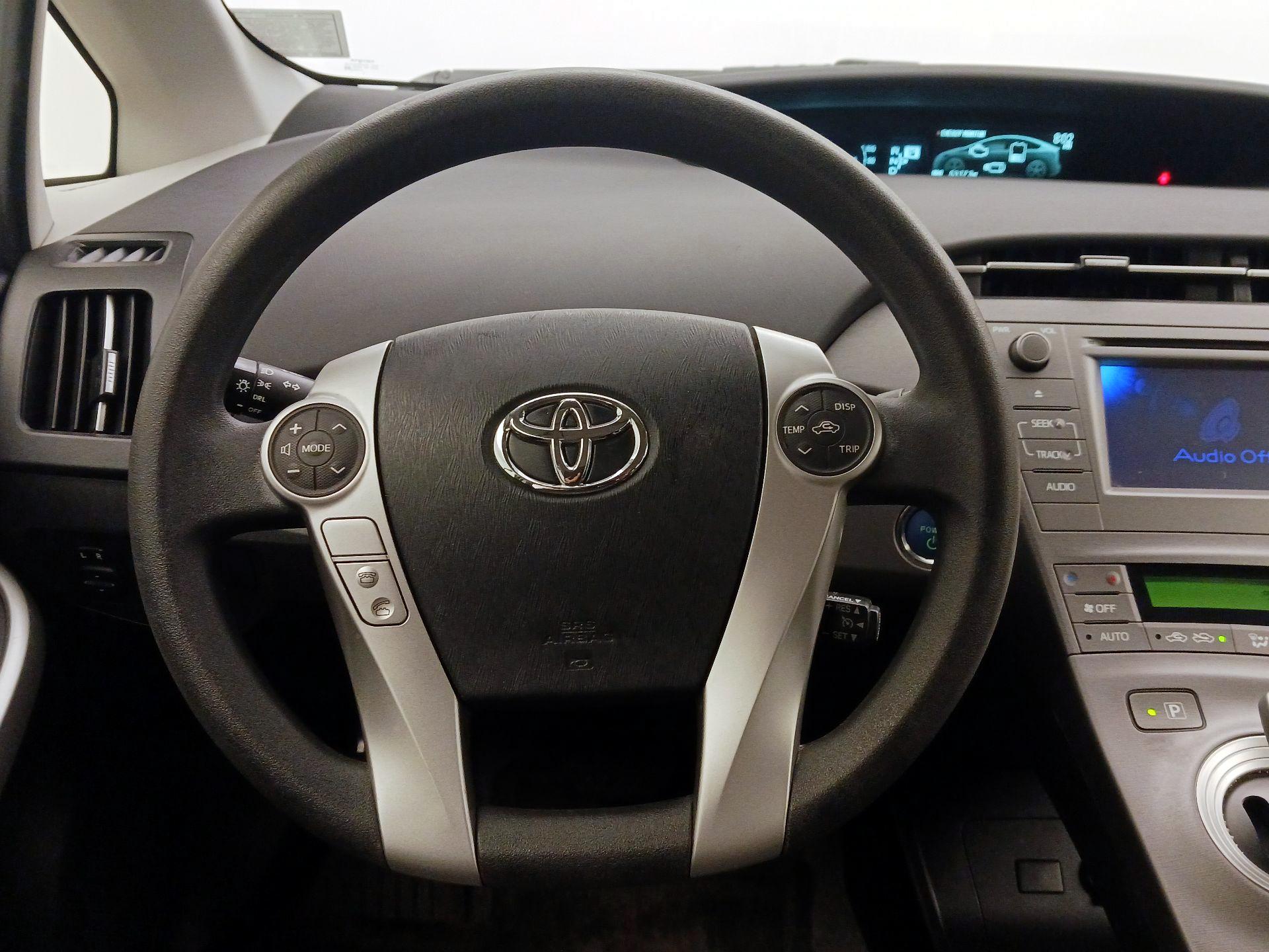 Thumbnail: 2015 Toyota Prius - 10