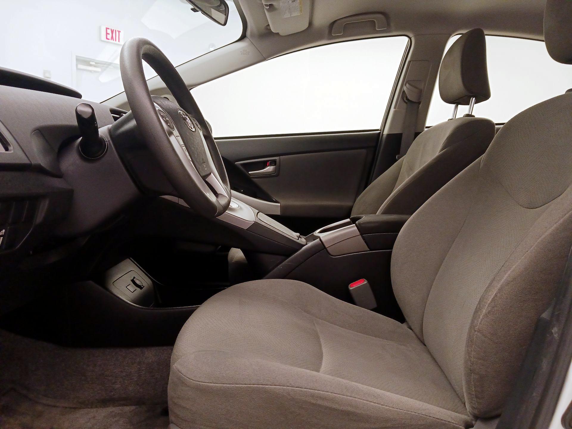 Thumbnail: 2015 Toyota Prius - 11