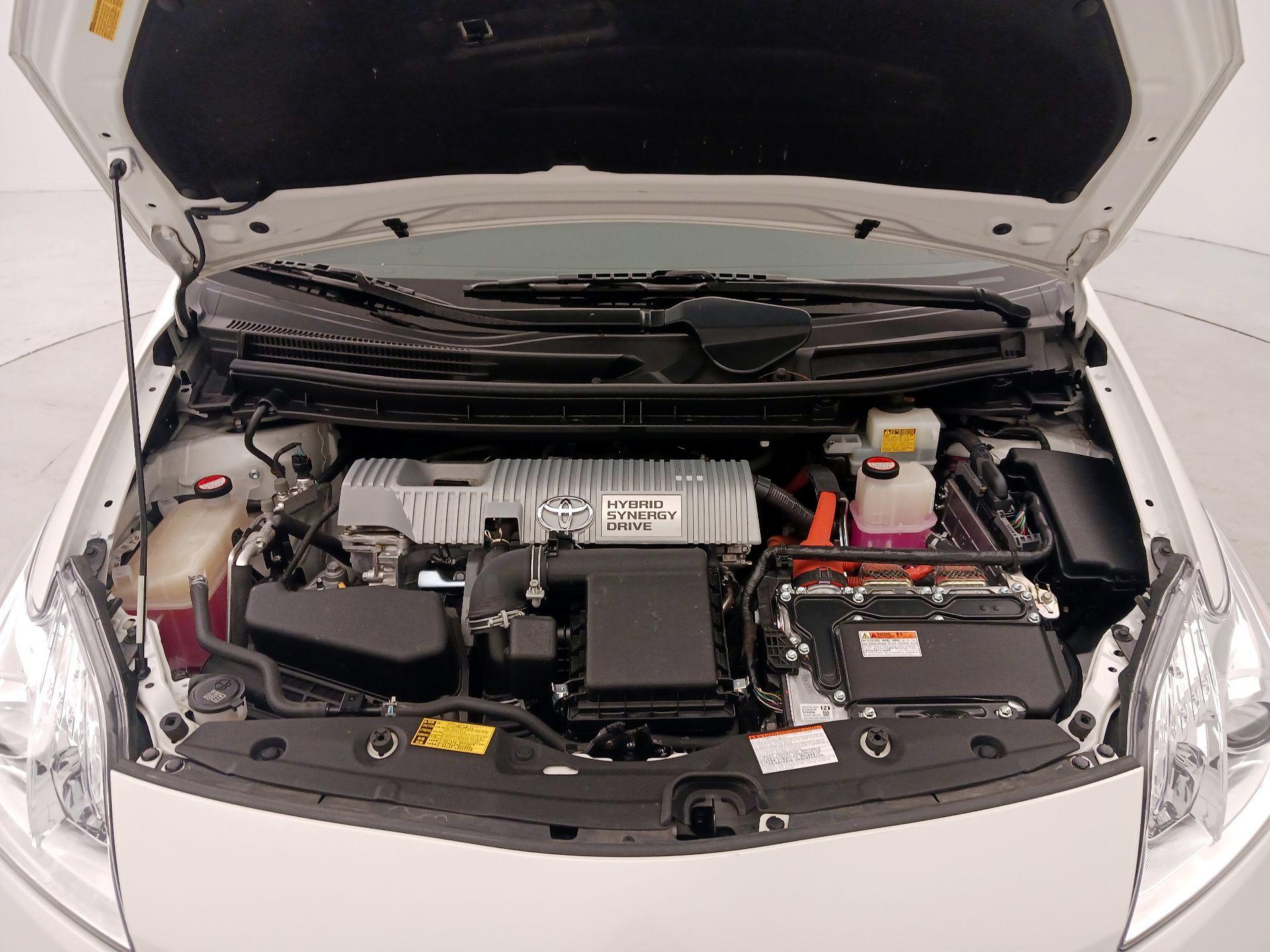 Thumbnail: 2015 Toyota Prius - 20