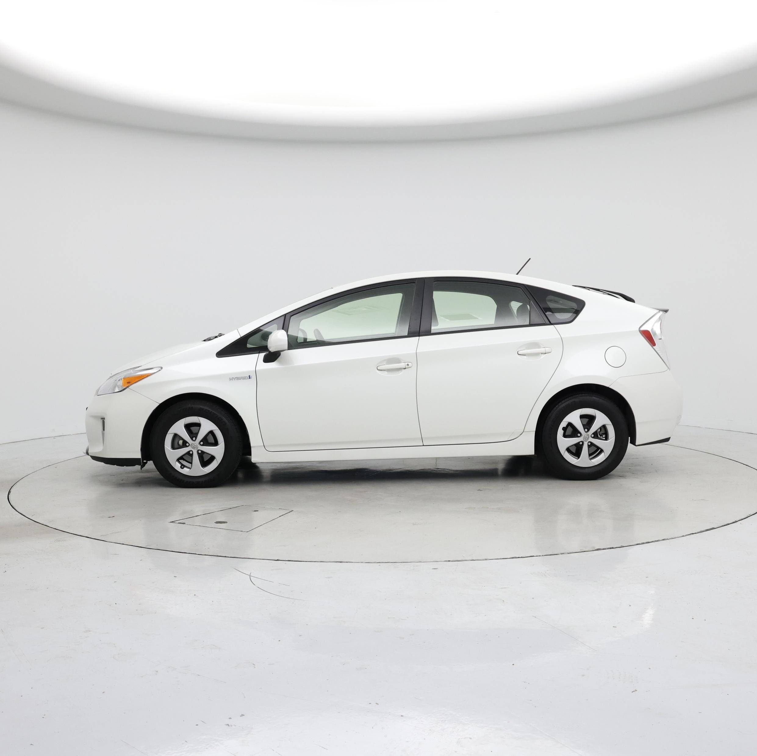 Thumbnail: 2015 Toyota Prius - 3