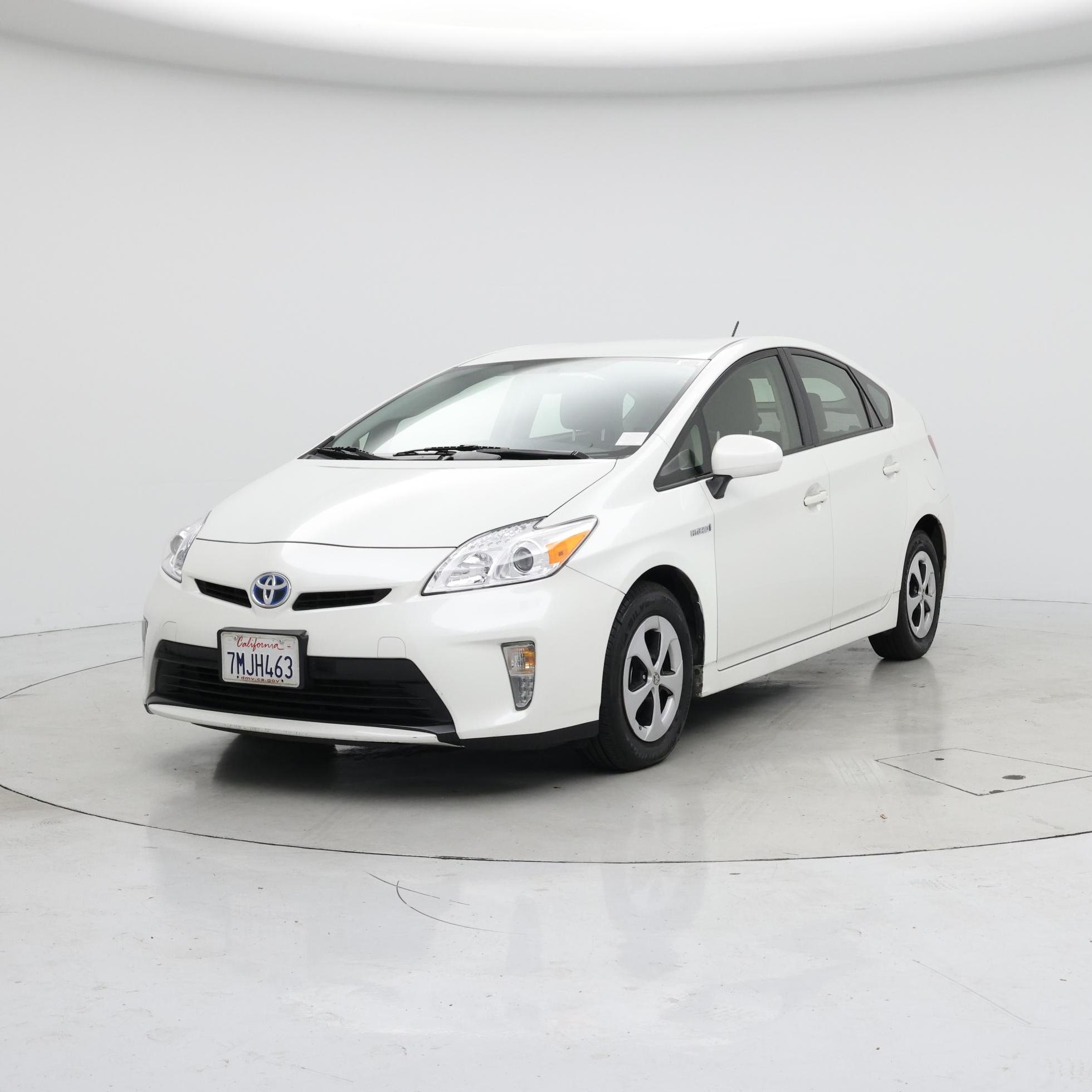 Thumbnail: 2015 Toyota Prius - 4