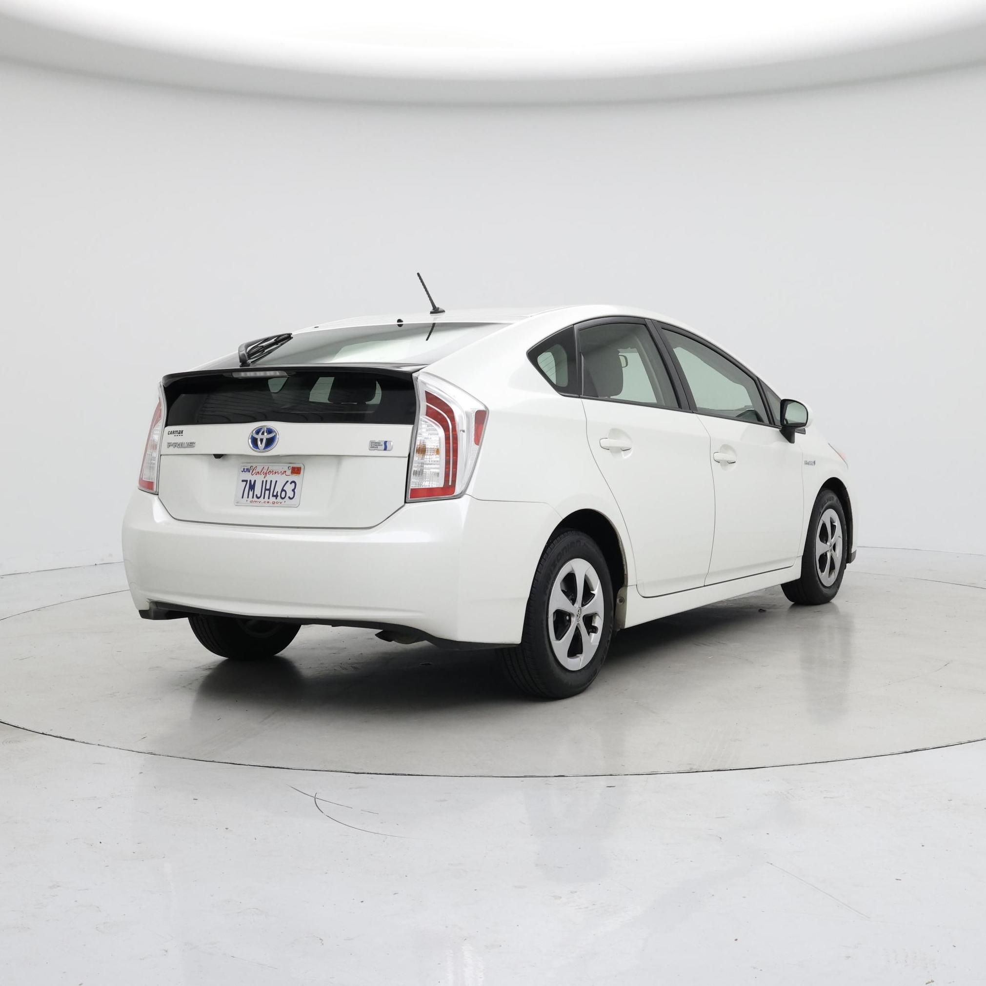 Thumbnail: 2015 Toyota Prius - 8