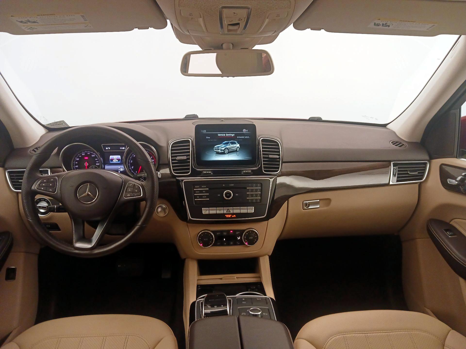 Thumbnail: 2016 Mercedes-Benz GLE - 9