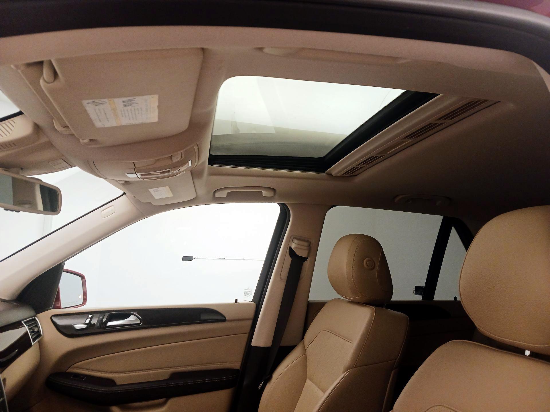 Thumbnail: 2016 Mercedes-Benz GLE - 18
