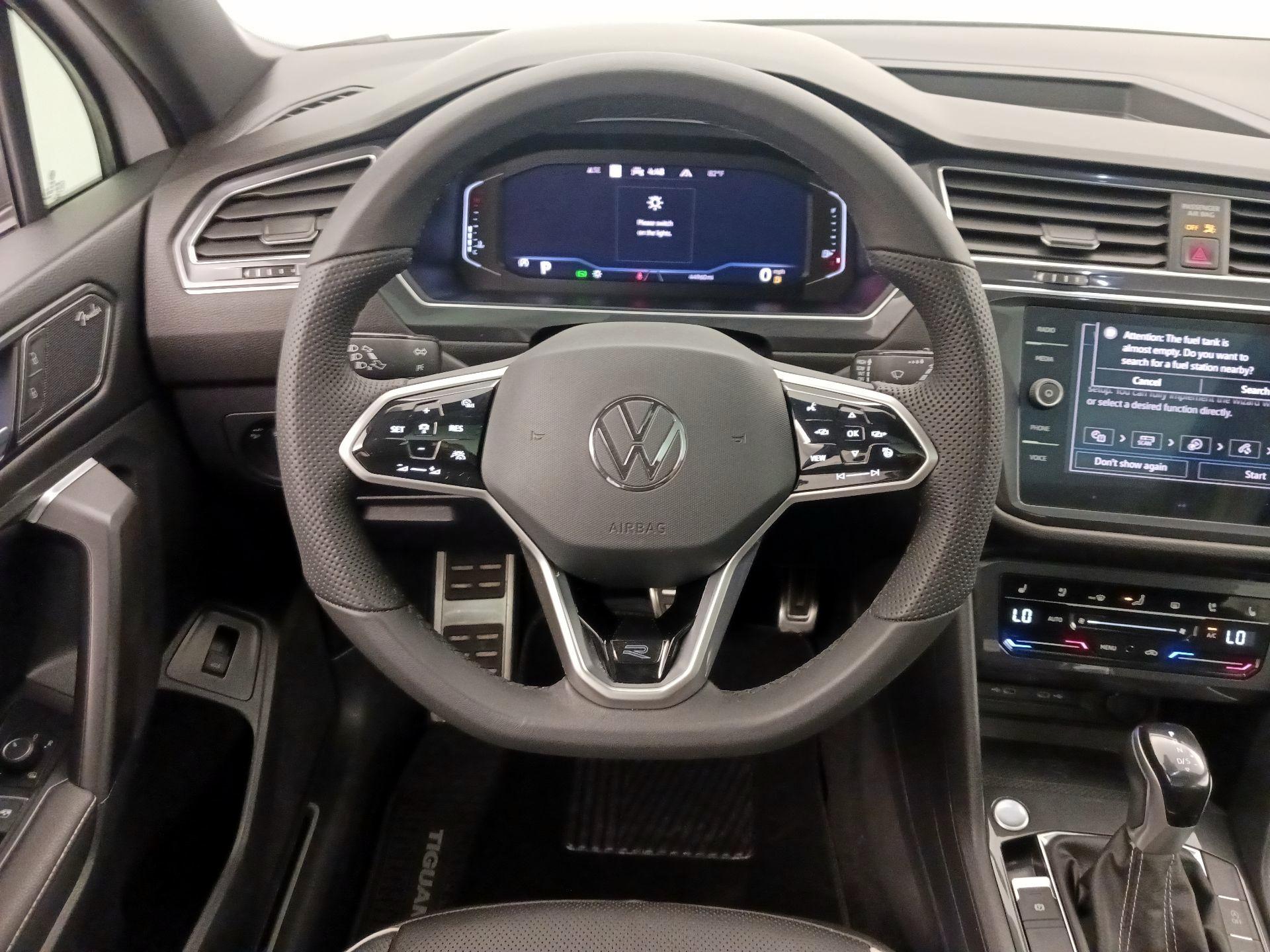 Thumbnail: 2022 Volkswagen Tiguan - 10