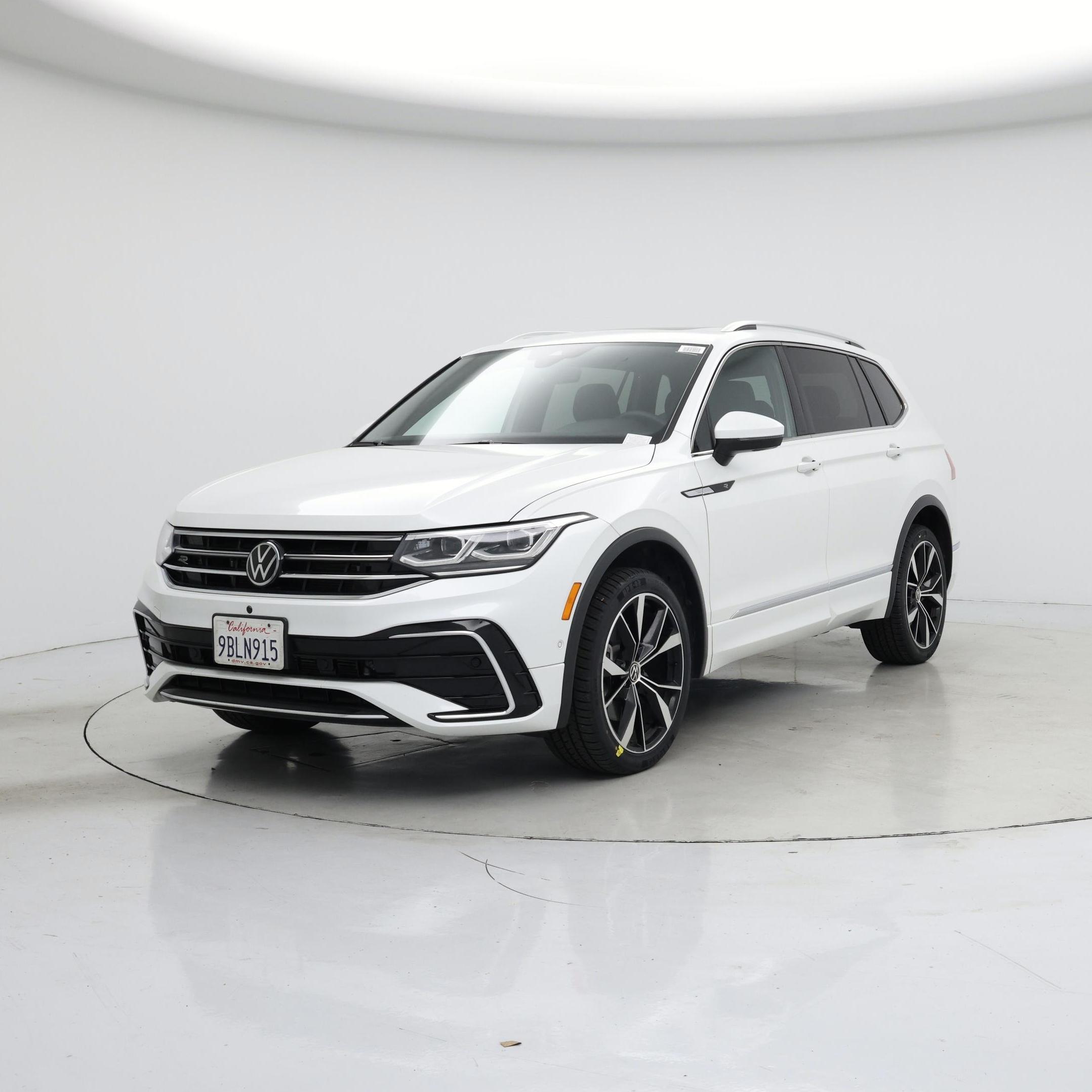 Thumbnail: 2022 Volkswagen Tiguan - 4