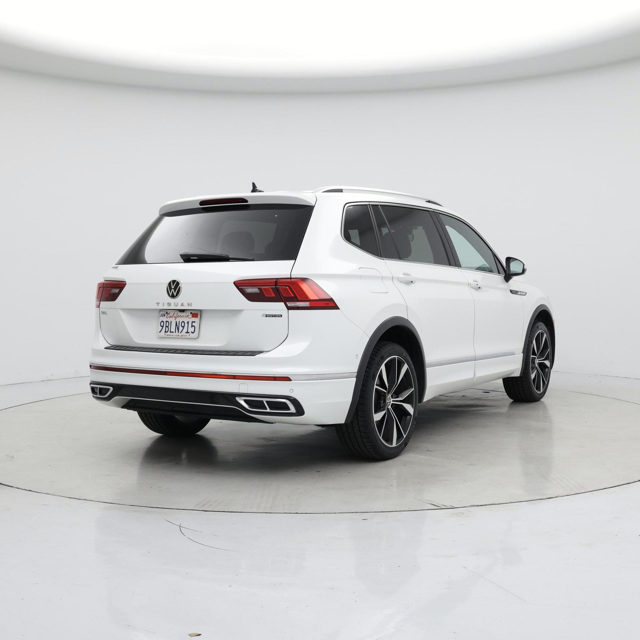 Thumbnail: 2022 Volkswagen Tiguan - 8
