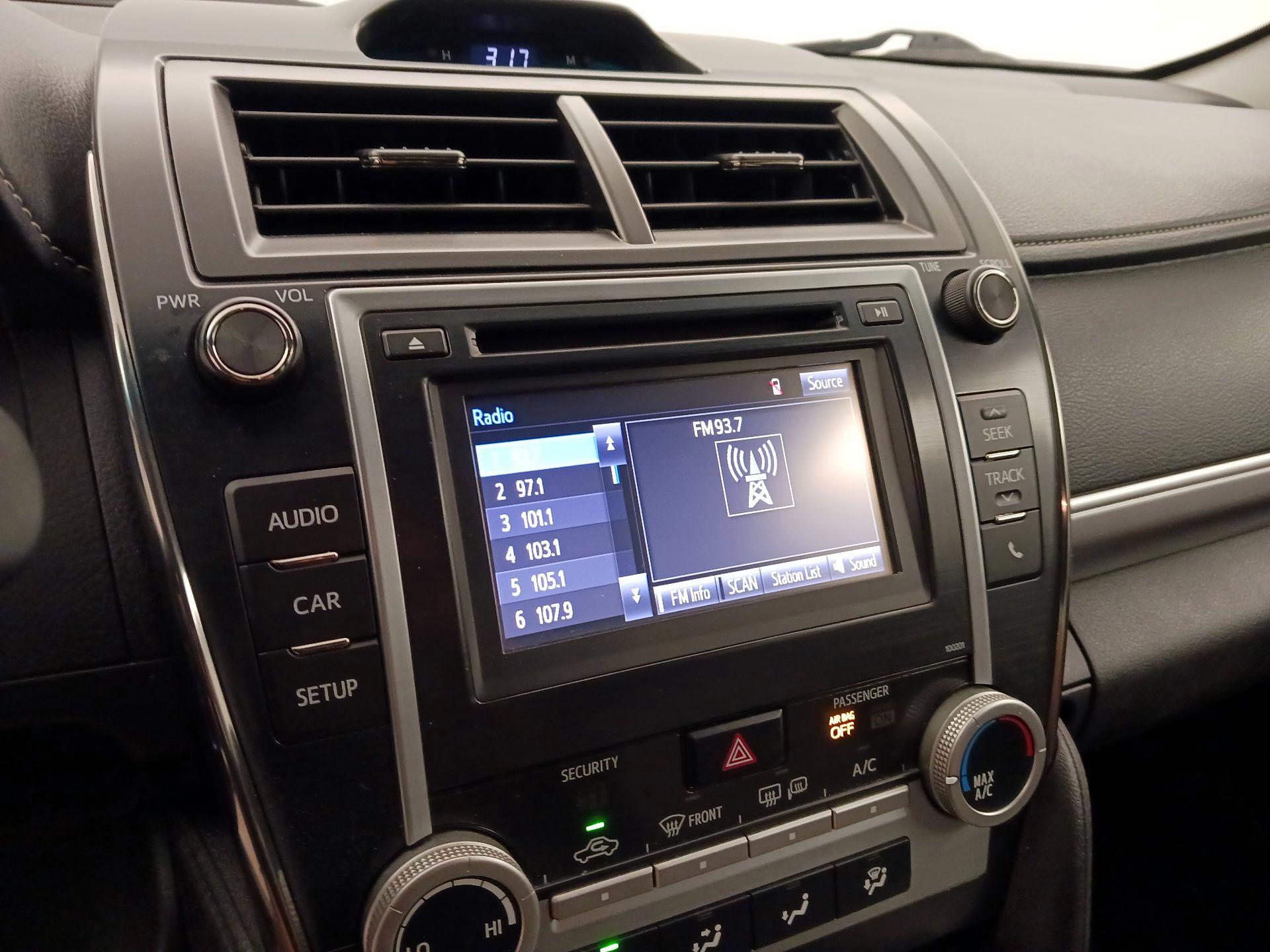 Thumbnail: 2014 Toyota Camry - 15