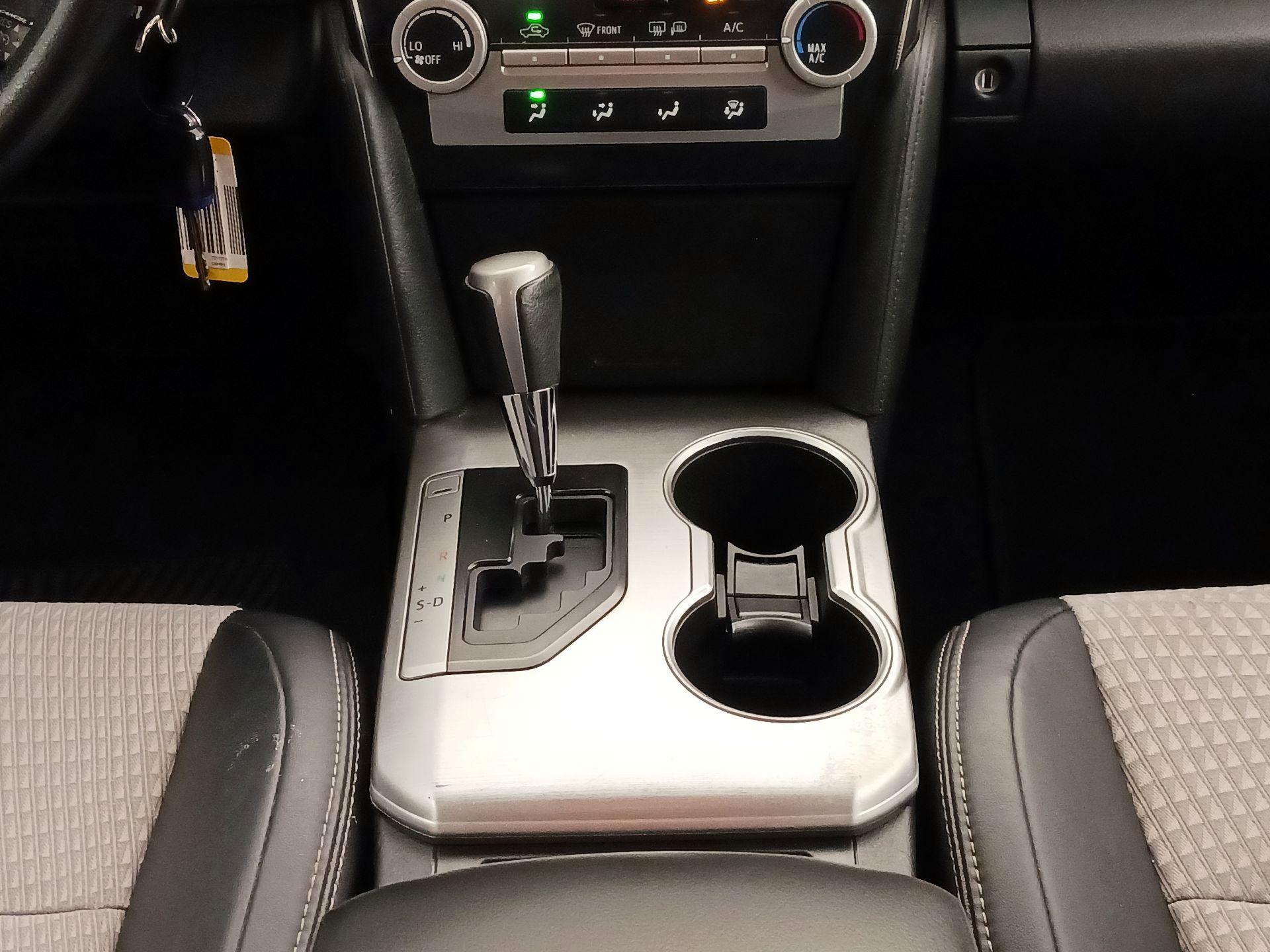 Thumbnail: 2014 Toyota Camry - 17