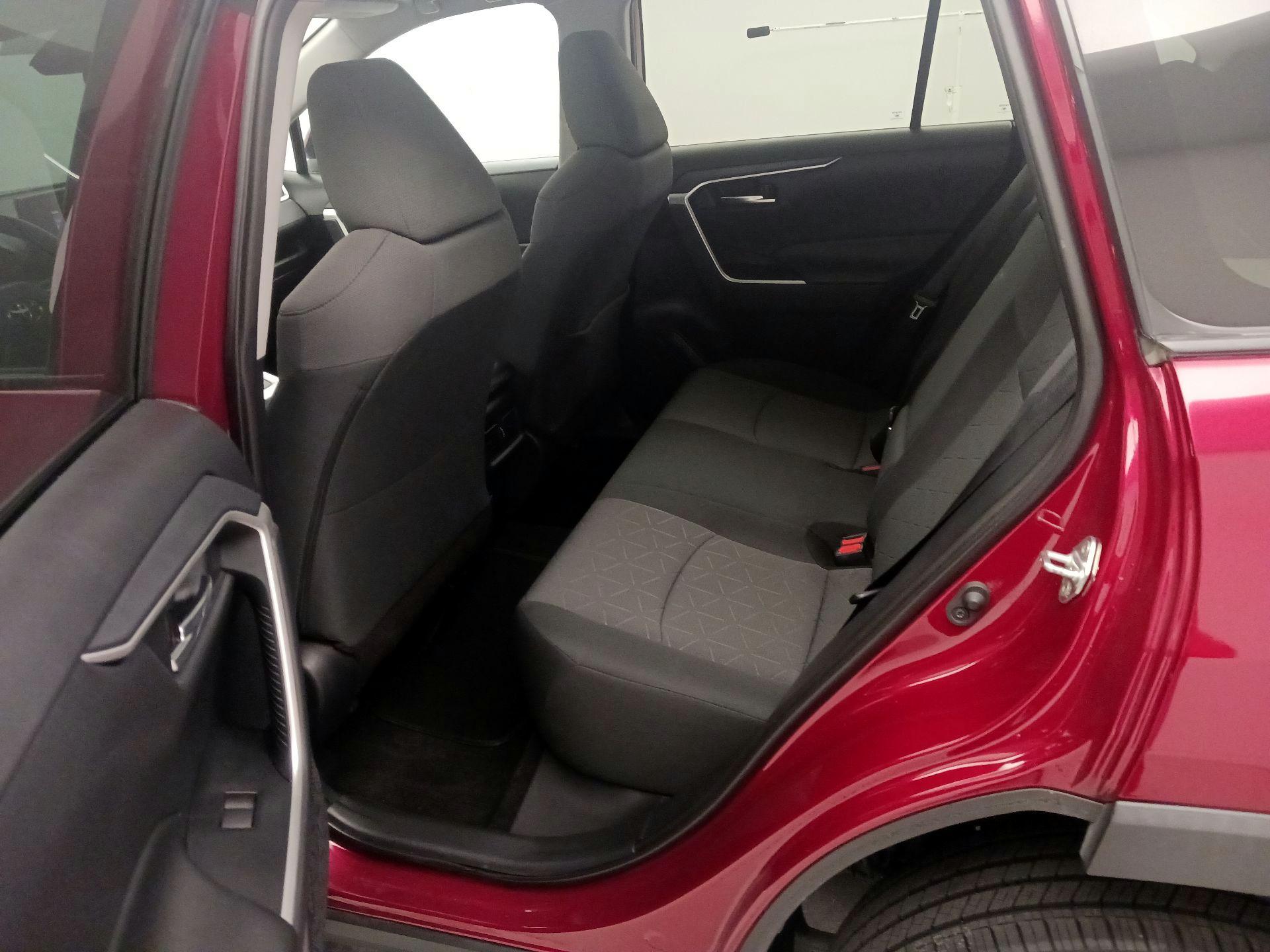Thumbnail: 2019 Toyota RAV4 - 20