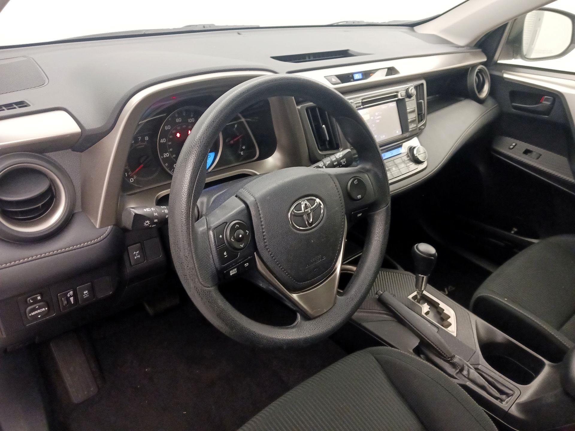 Thumbnail: 2013 Toyota RAV4 - 9