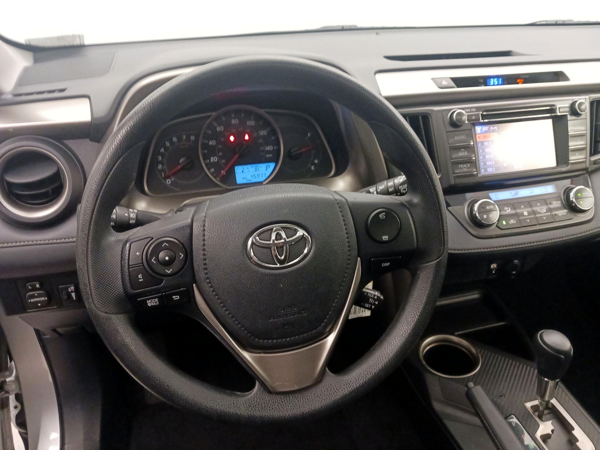 Thumbnail: 2013 Toyota RAV4 - 10