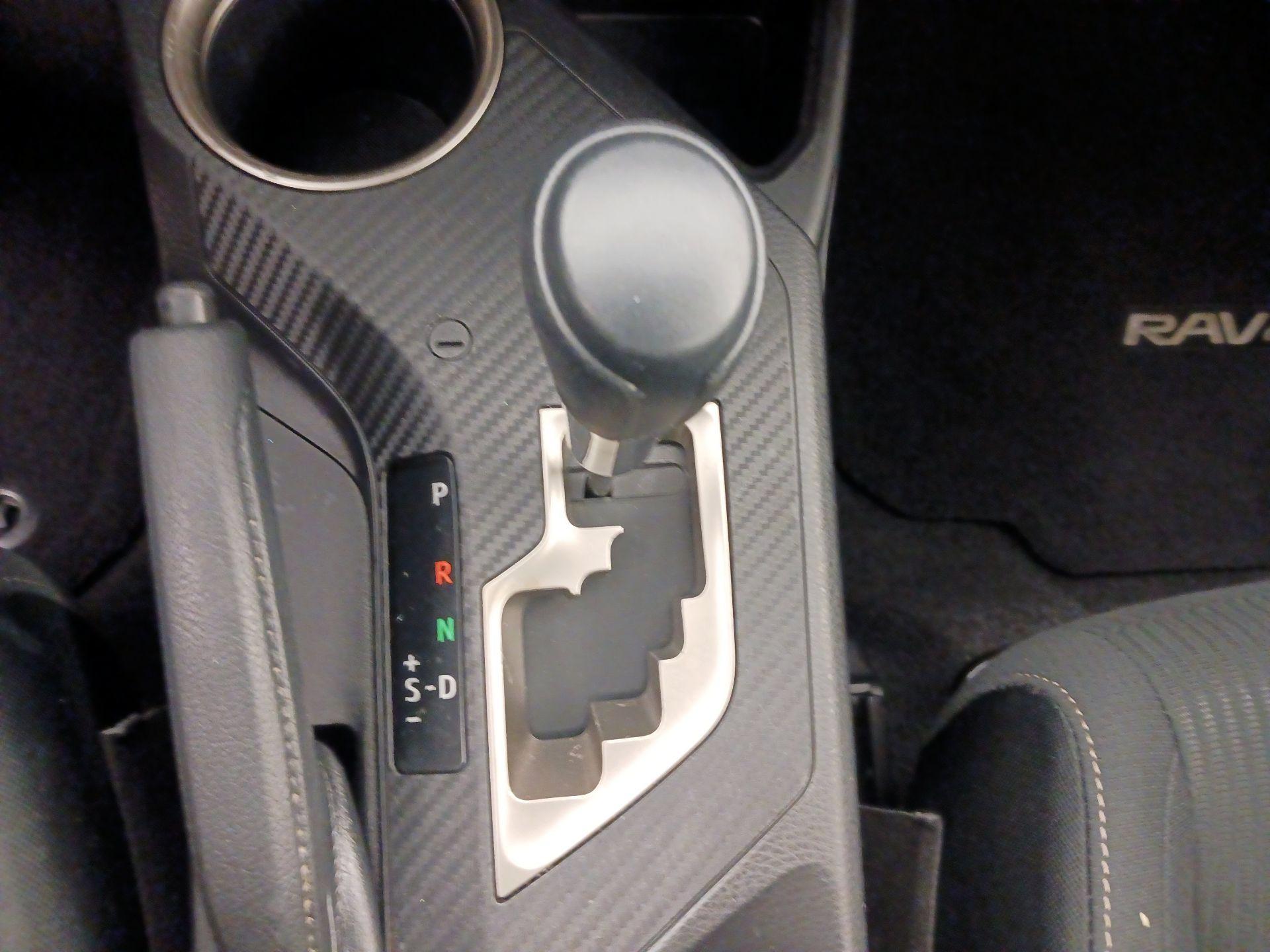 Thumbnail: 2013 Toyota RAV4 - 17