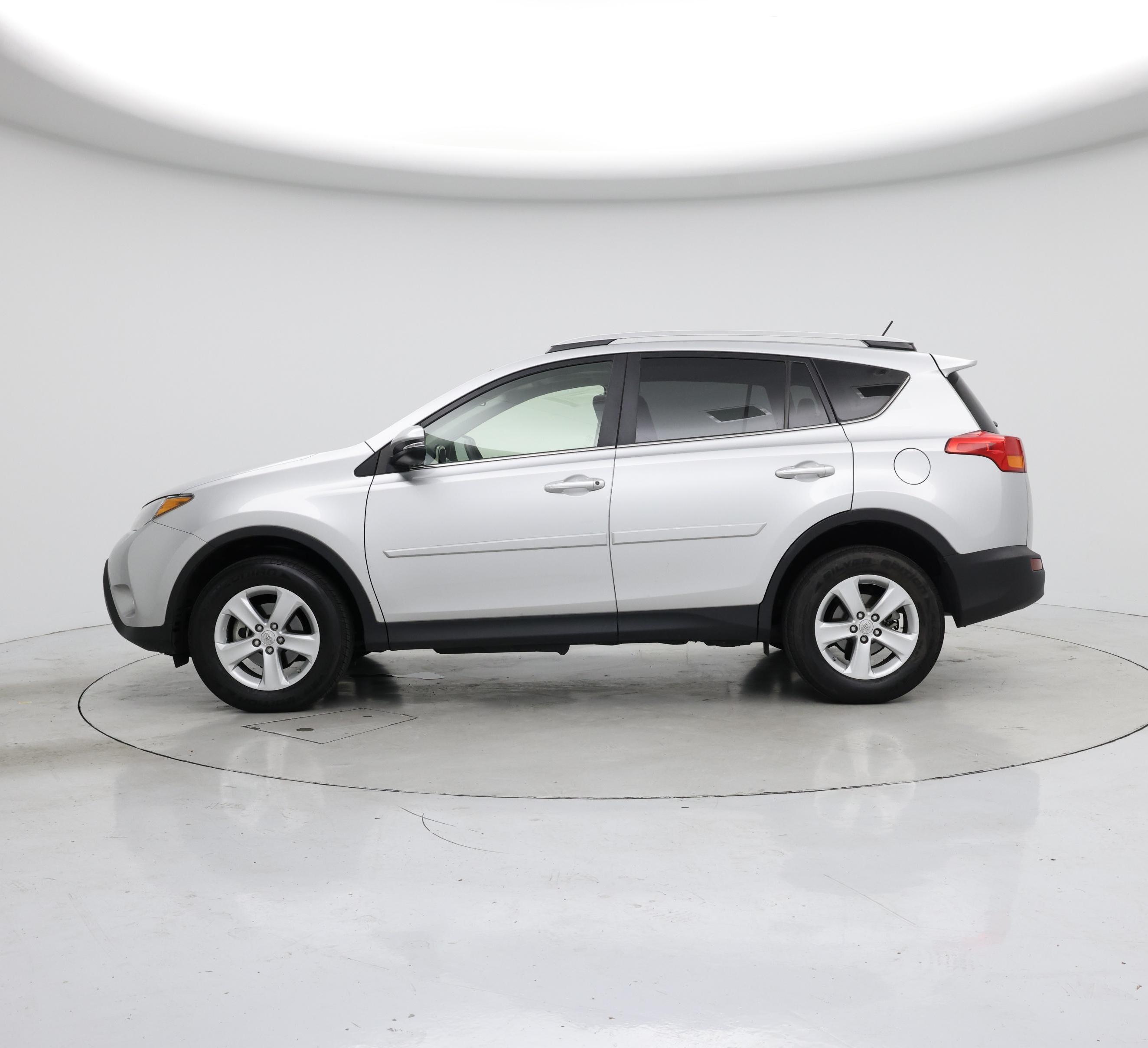 Thumbnail: 2013 Toyota RAV4 - 3