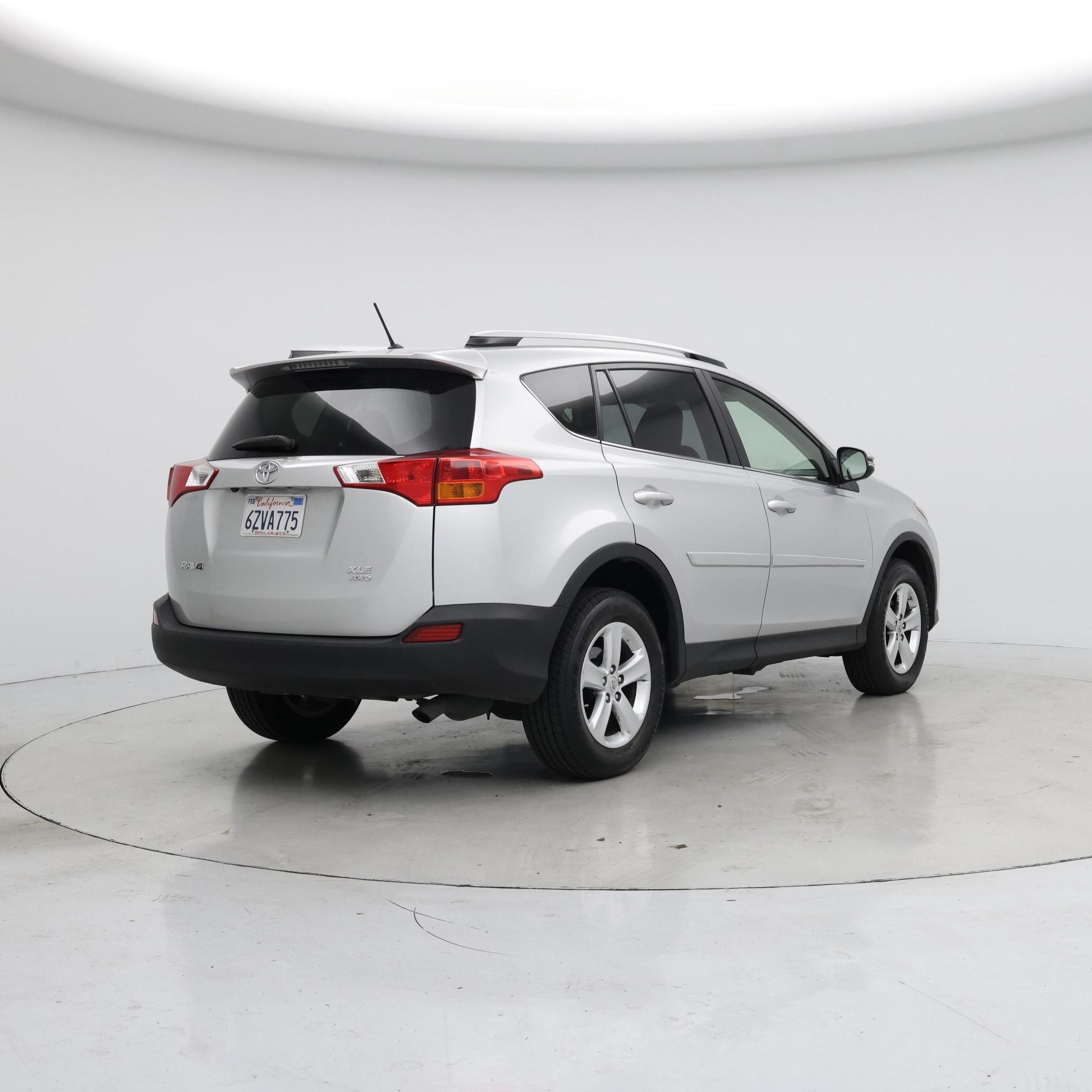 Thumbnail: 2013 Toyota RAV4 - 8