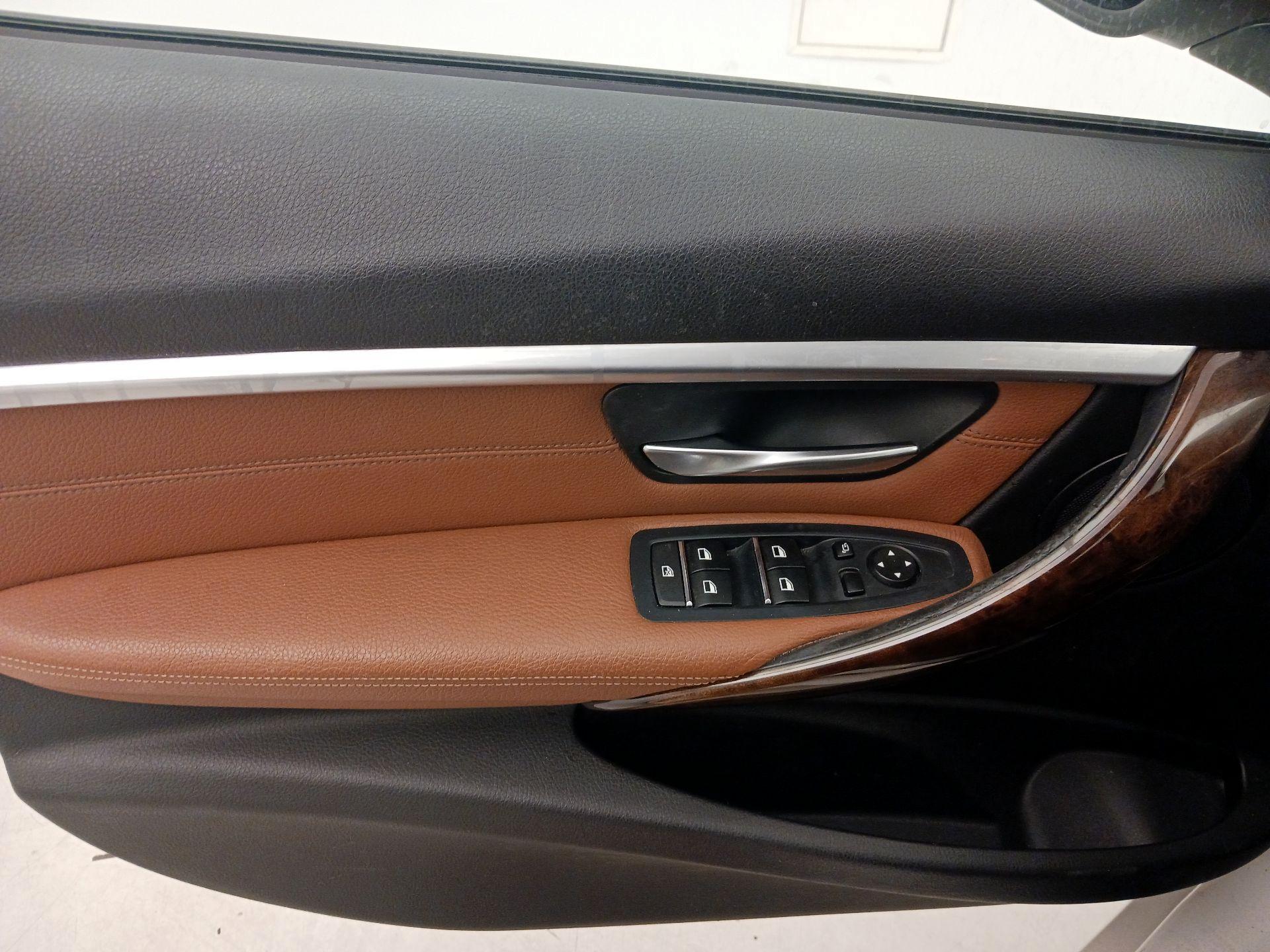 Thumbnail: 2016 BMW 3 Series - 12