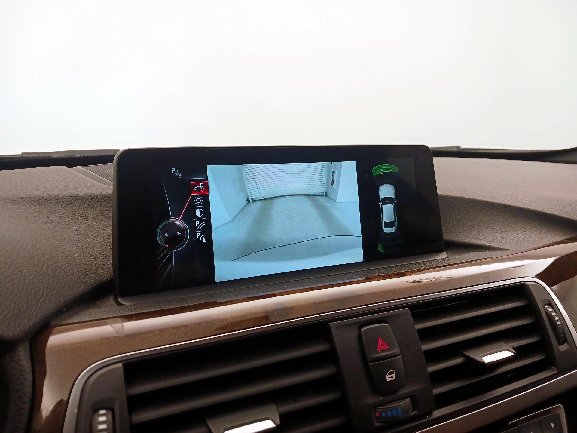 Thumbnail: 2016 BMW 3 Series - 15