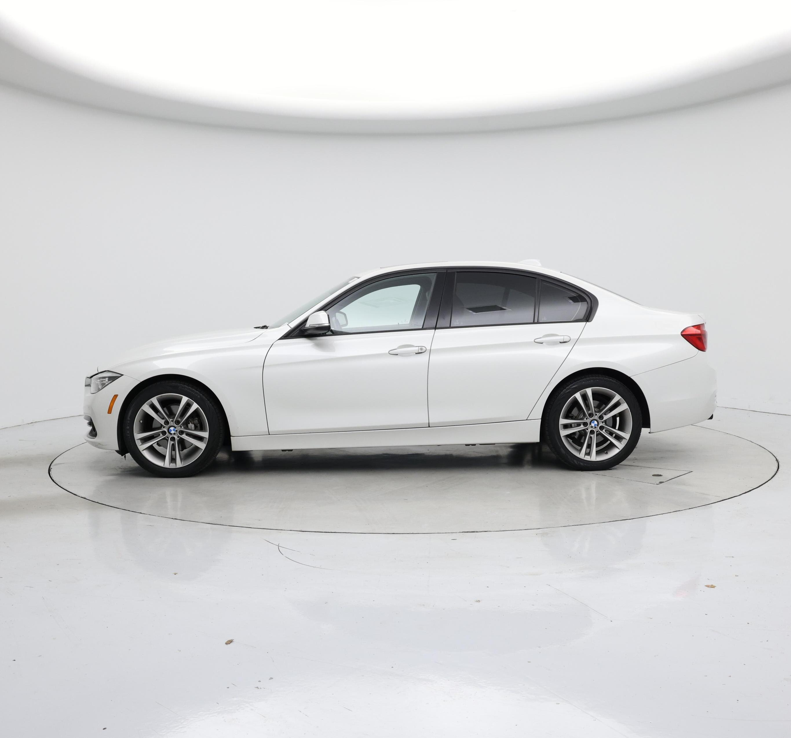 Thumbnail: 2016 BMW 3 Series - 3