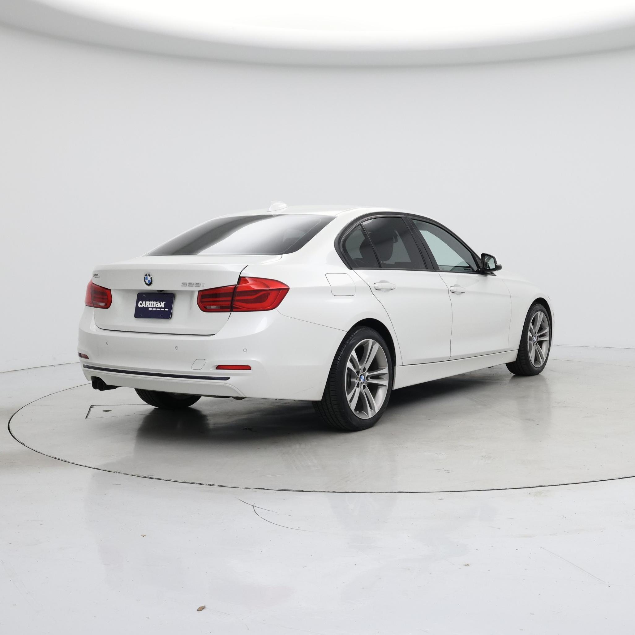 Thumbnail: 2016 BMW 3 Series - 8