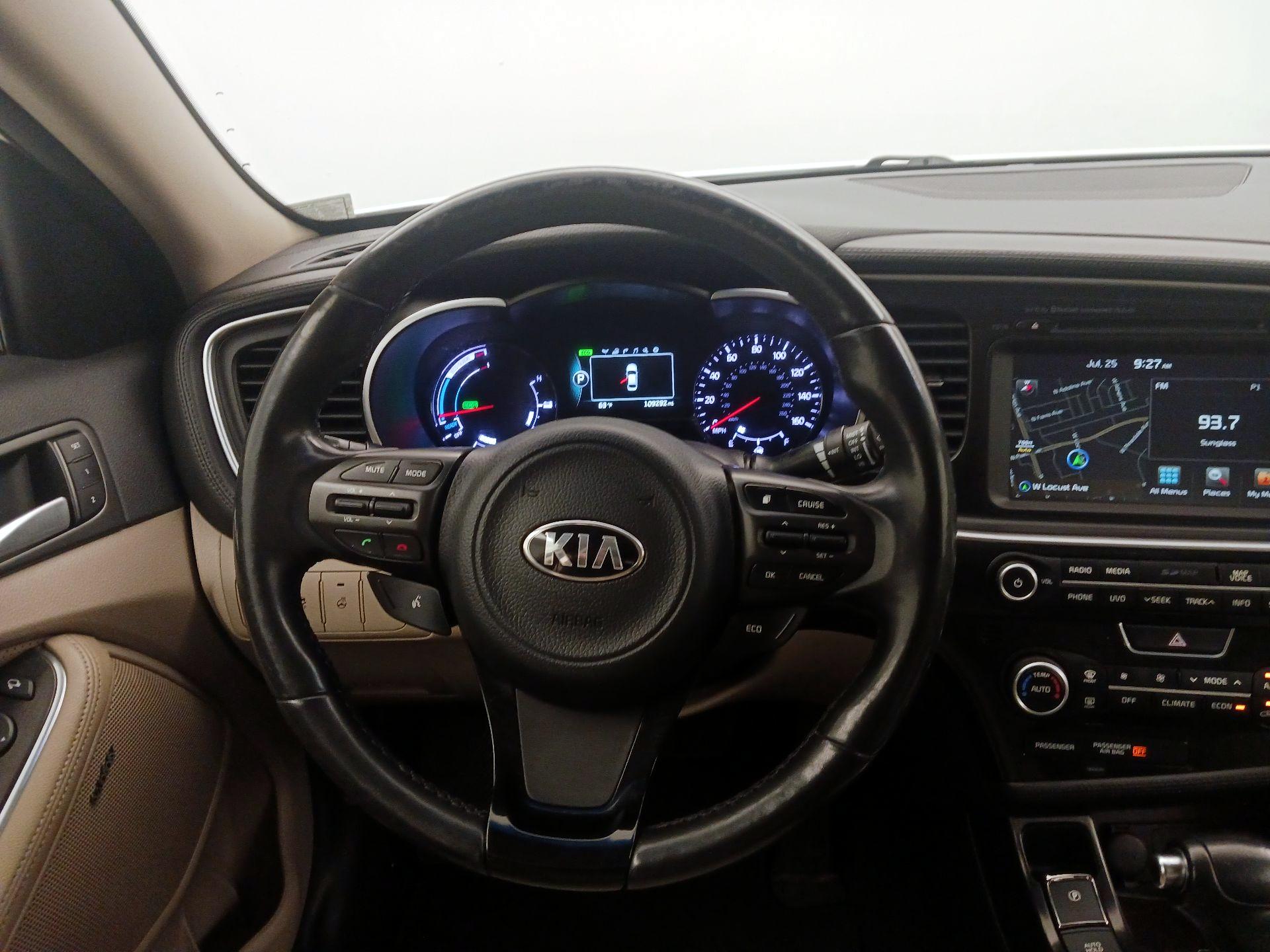 Thumbnail: 2015 Kia Optima - 10
