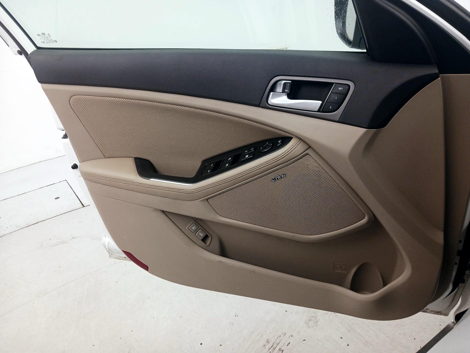 Thumbnail: 2015 Kia Optima - 12