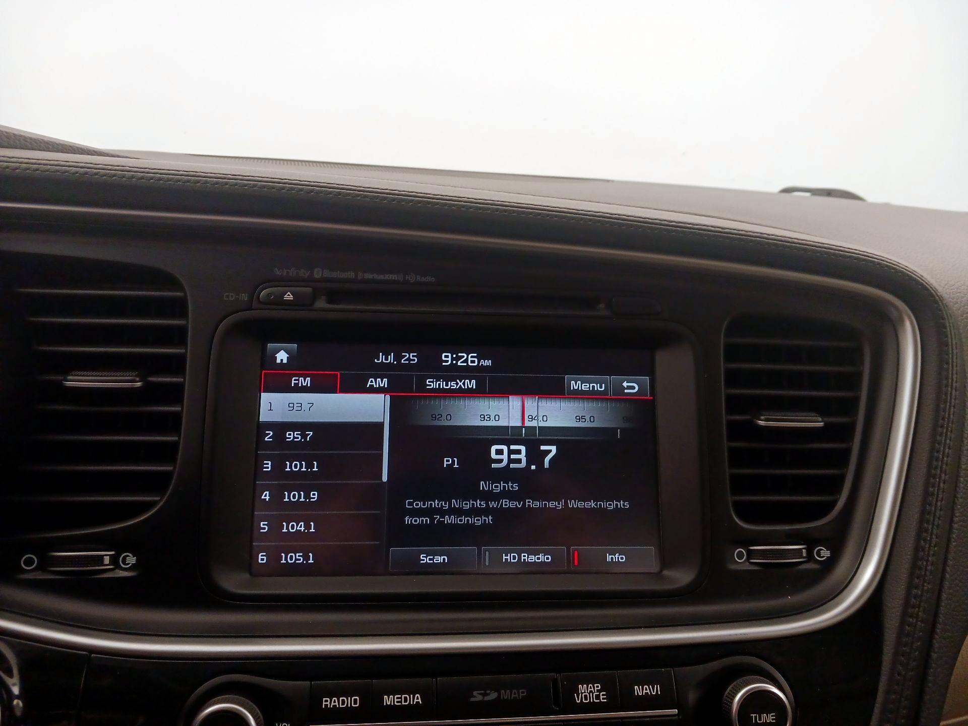 Thumbnail: 2015 Kia Optima - 16