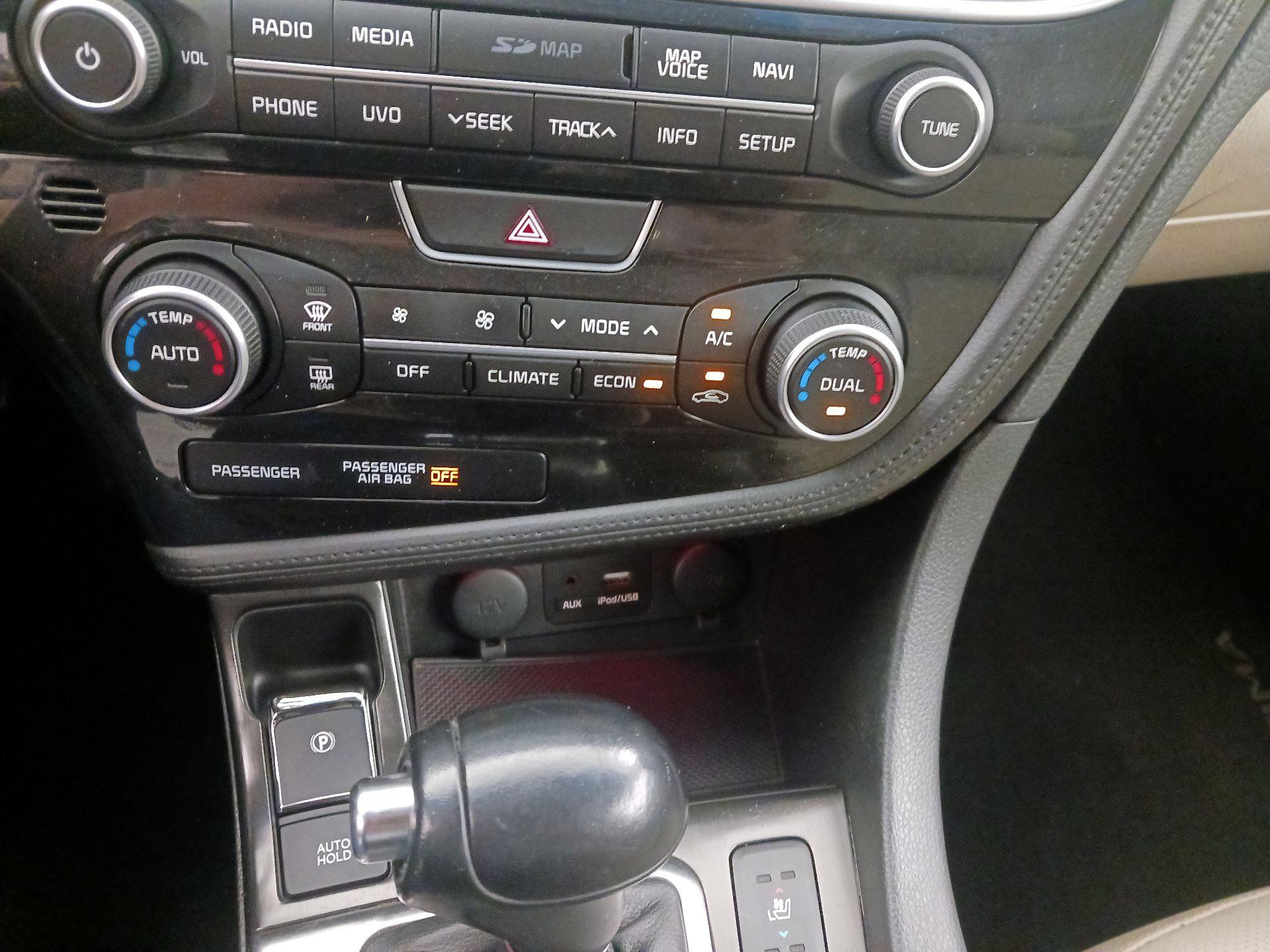 Thumbnail: 2015 Kia Optima - 17