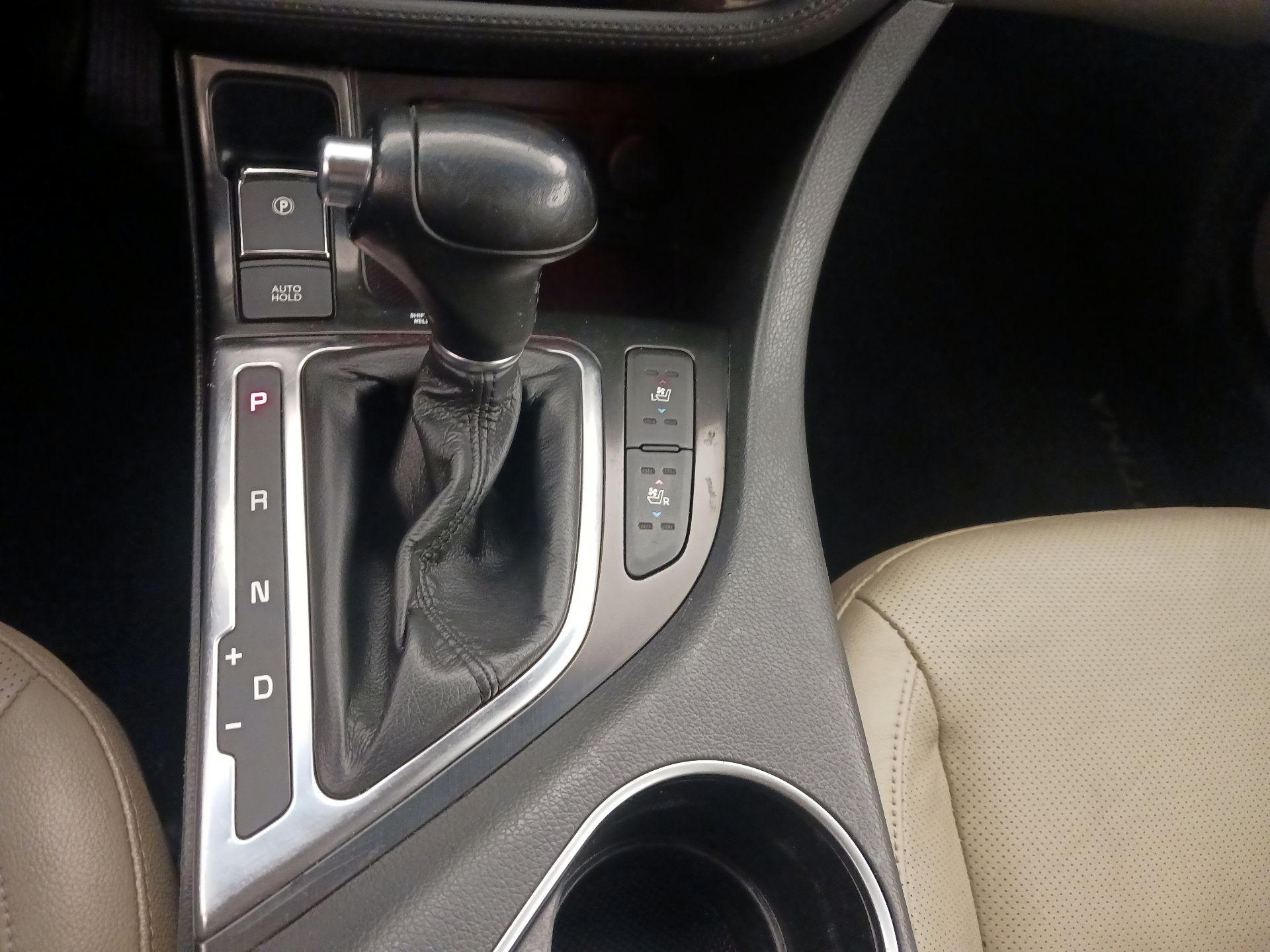 Thumbnail: 2015 Kia Optima - 18
