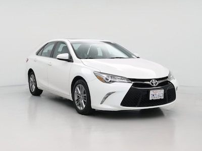 White 2015 Toyota Camry SE