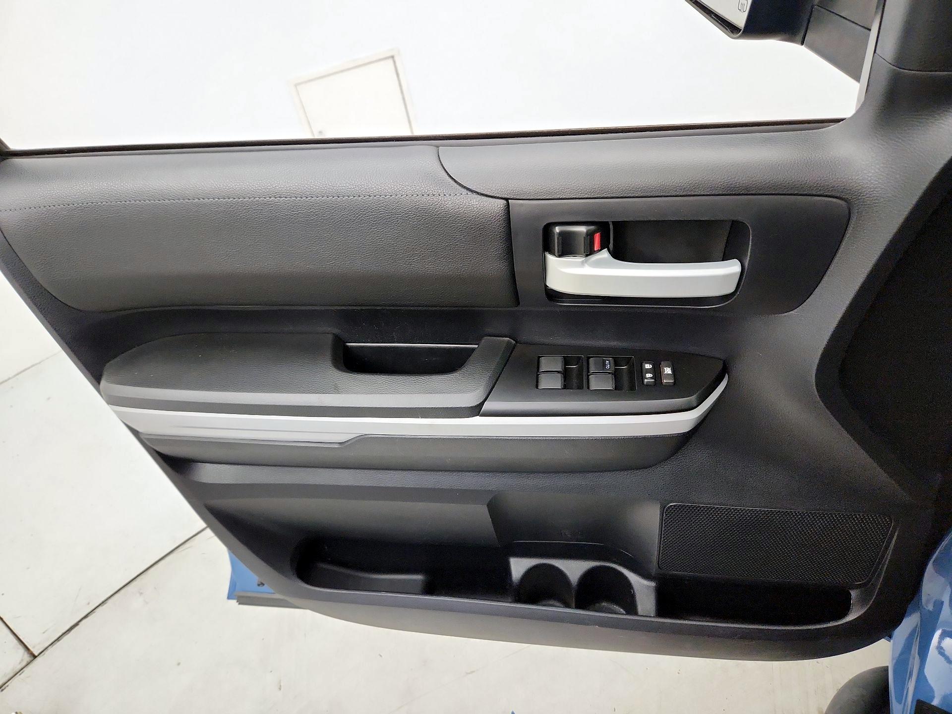 Thumbnail: 2019 Toyota Tundra - 12