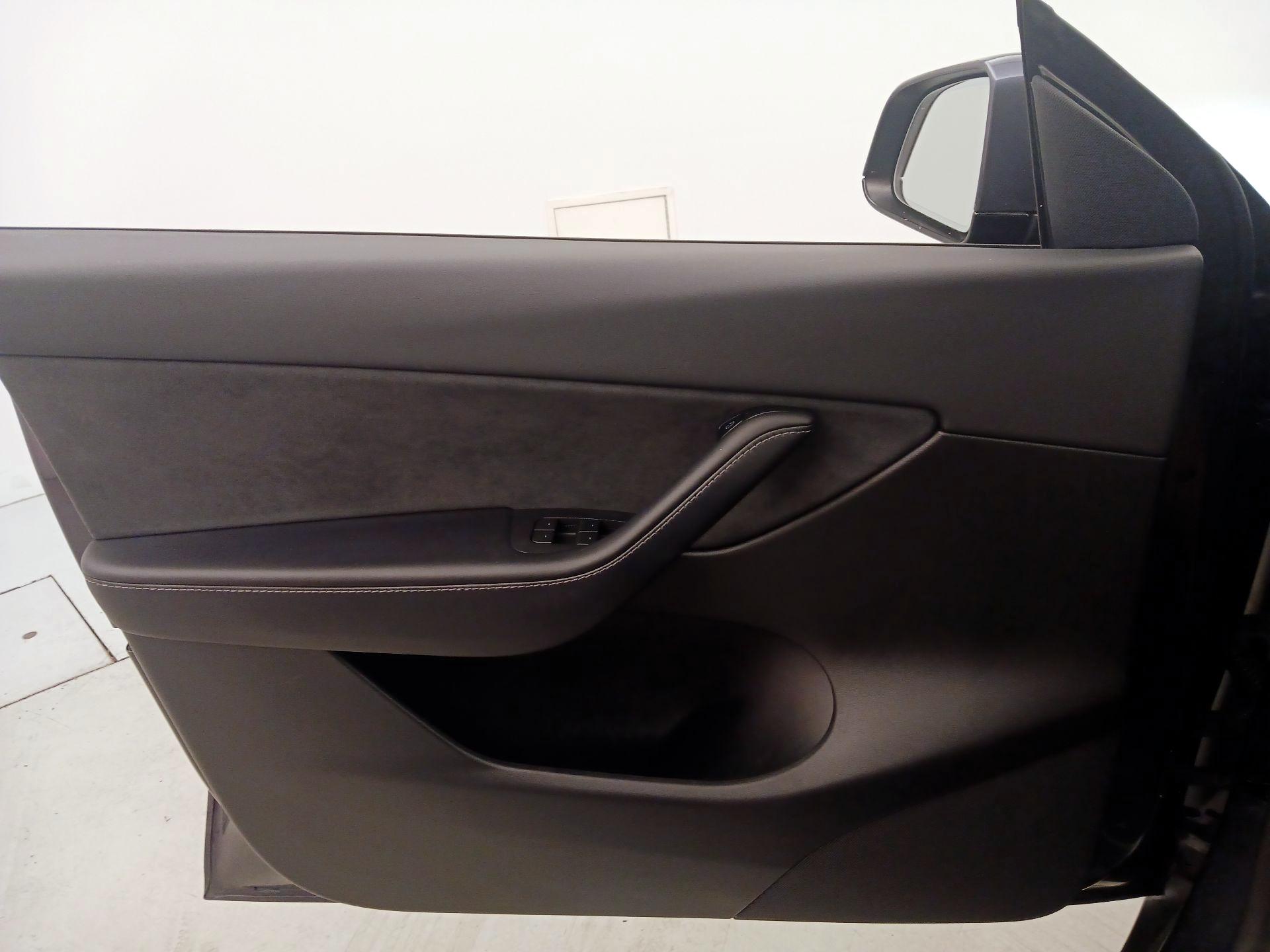 Thumbnail: 2021 Tesla Model Y - 12