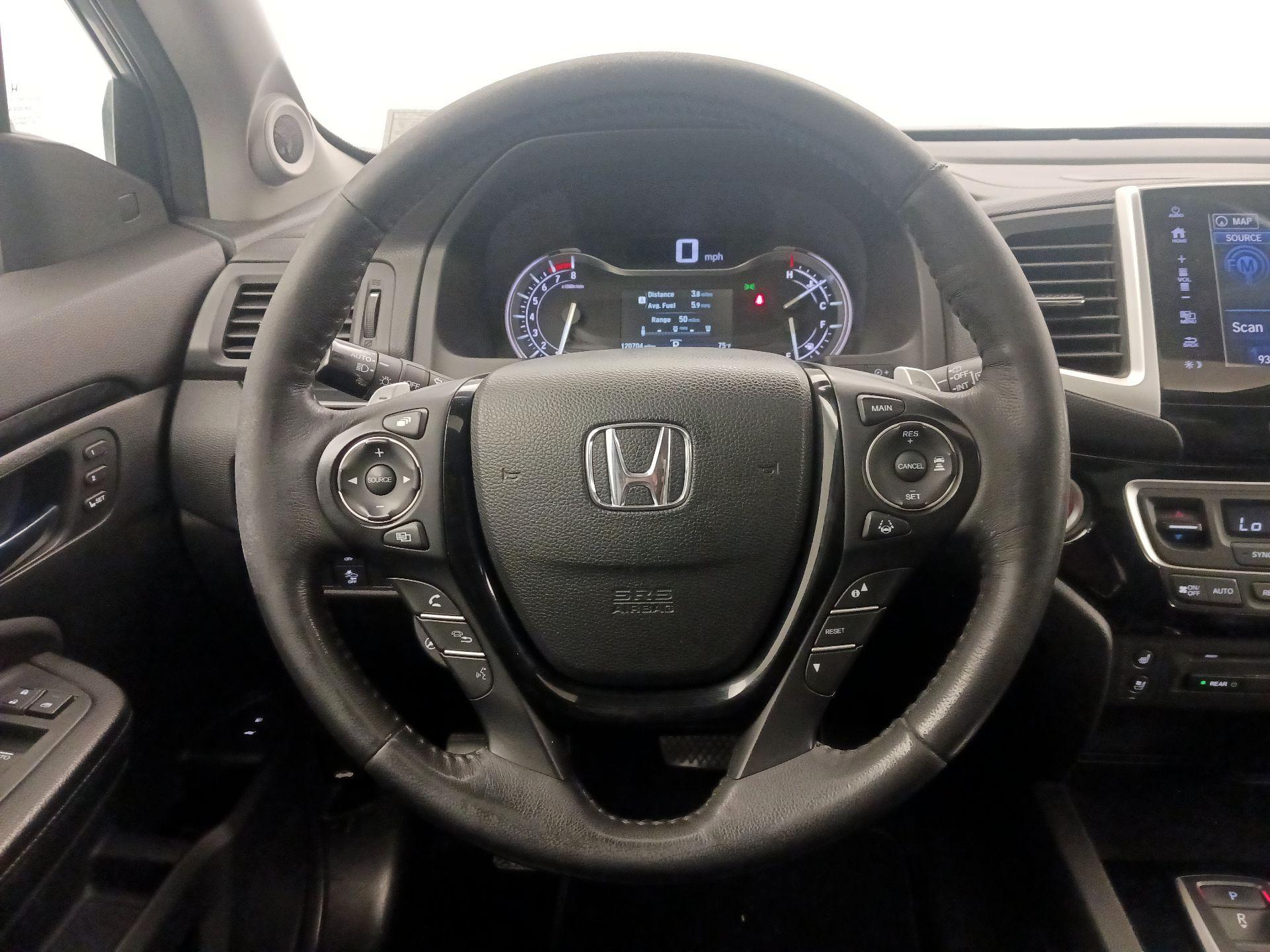 Thumbnail: 2017 Honda Pilot - 10