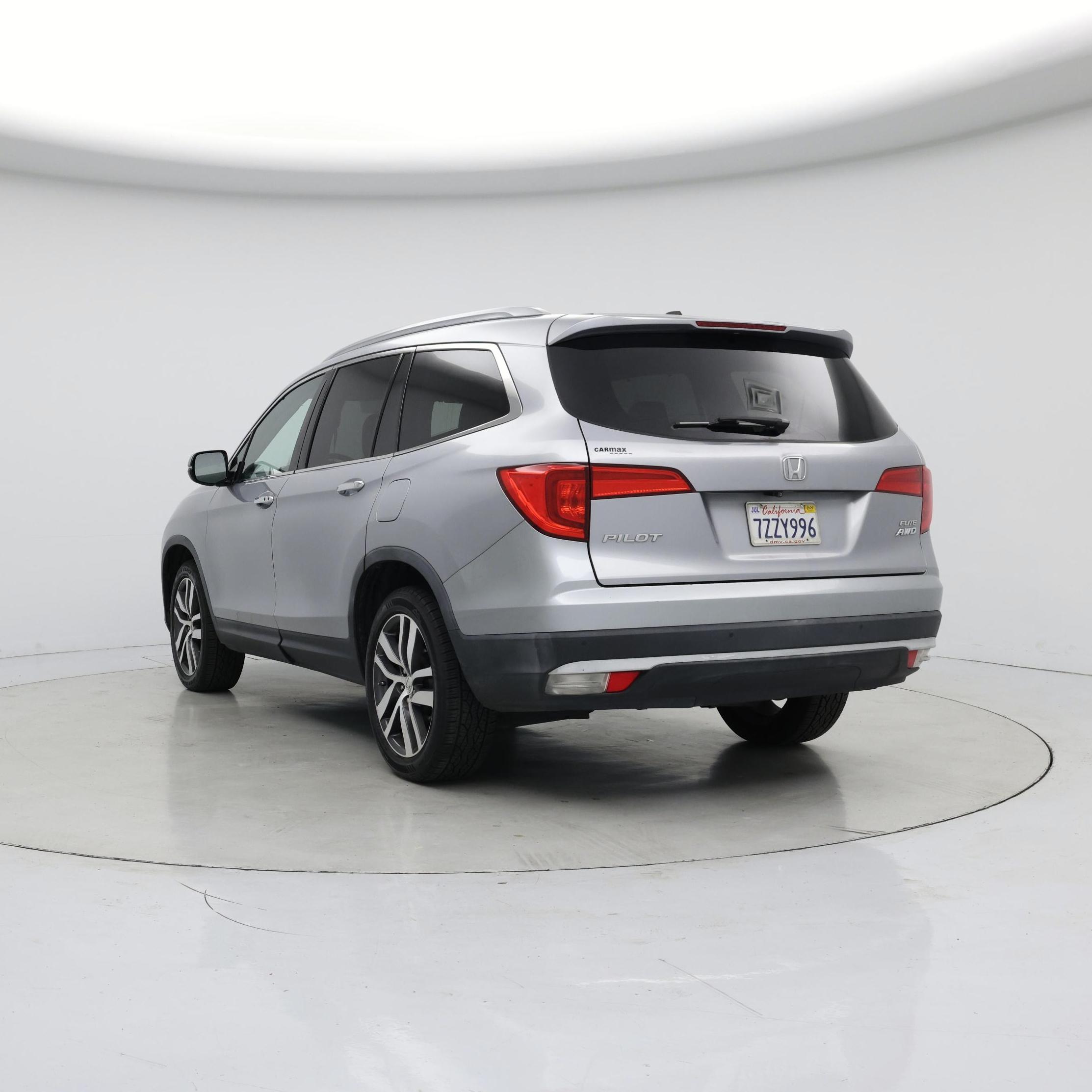 Thumbnail: 2017 Honda Pilot - 2