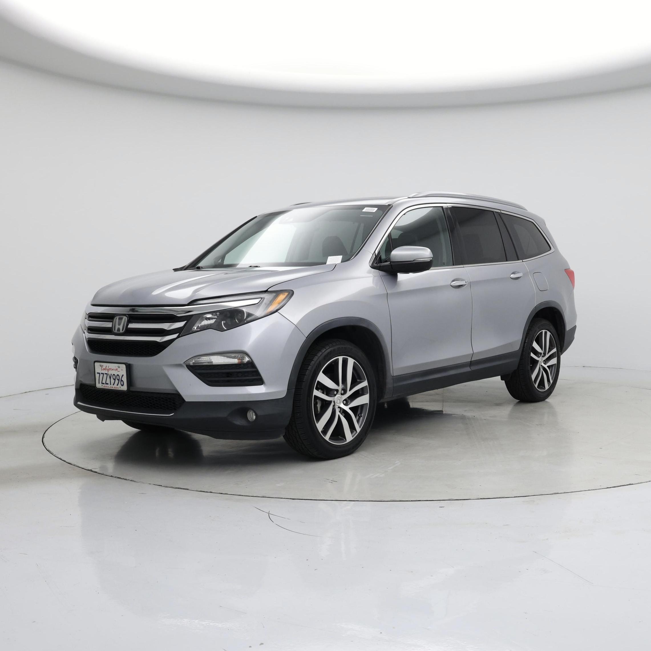 Thumbnail: 2017 Honda Pilot - 4