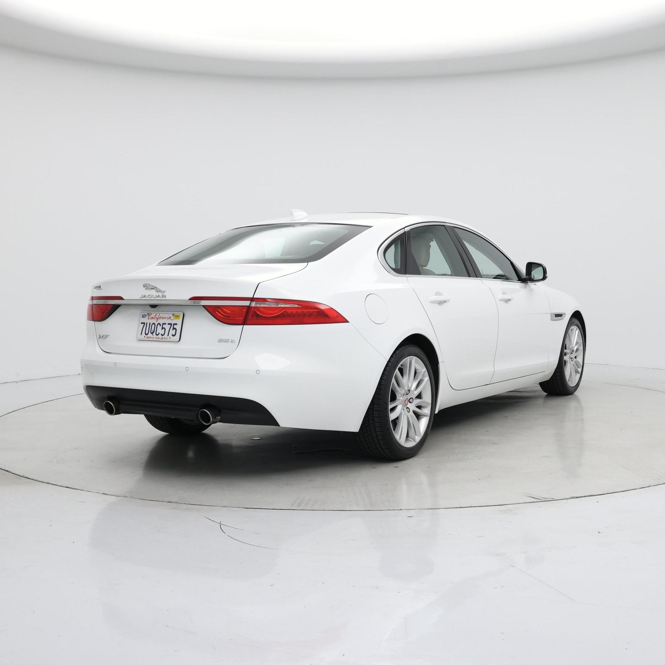 Thumbnail: 2017 Jaguar XF - 8